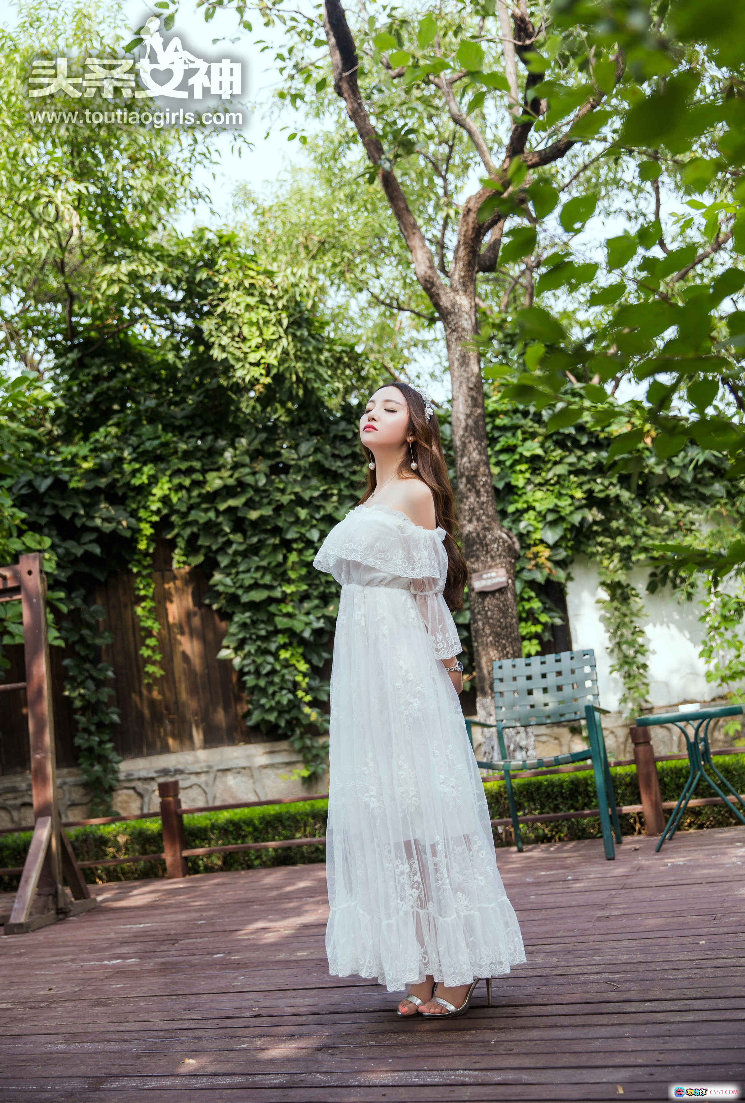 图片[8] - 李梓熙白色蕾丝长裙花环头饰户外教堂草坪写真 – 头条女神2017.08.06优雅仙气风 - 就要吻