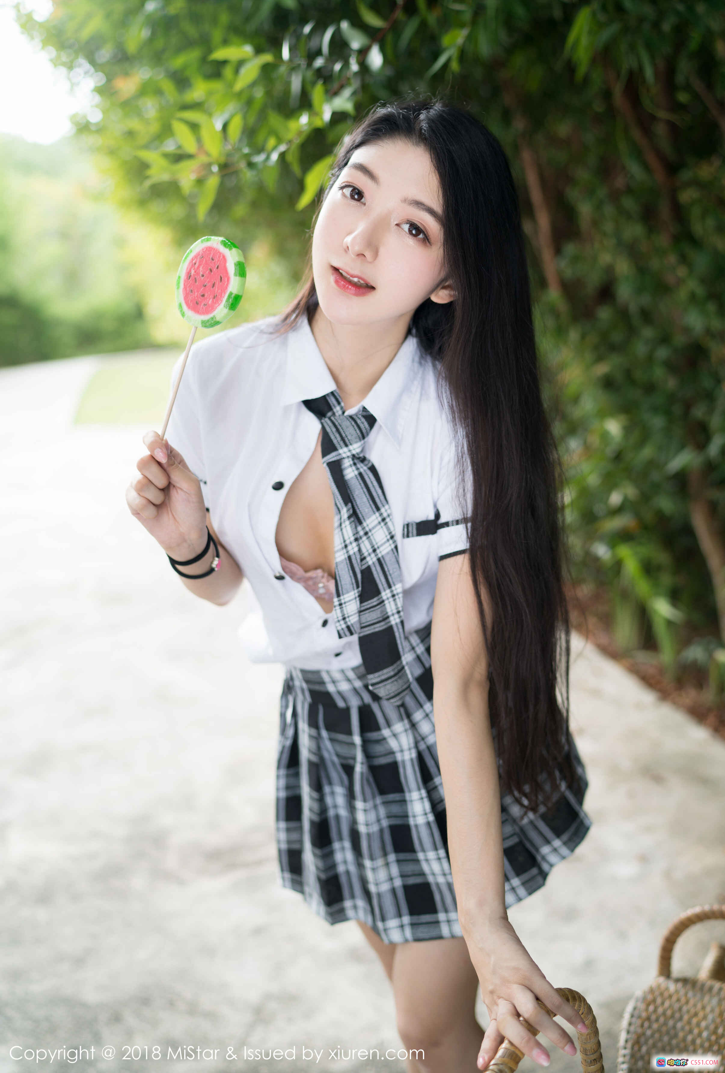 图片[8] - MiStar 2018 VOL.207 小热巴海滩写真 灰色深V背心 白色内裤 沙滩自然光 清新性感美女 热带风情 夏日度假风 无视频纯图 - 就要吻