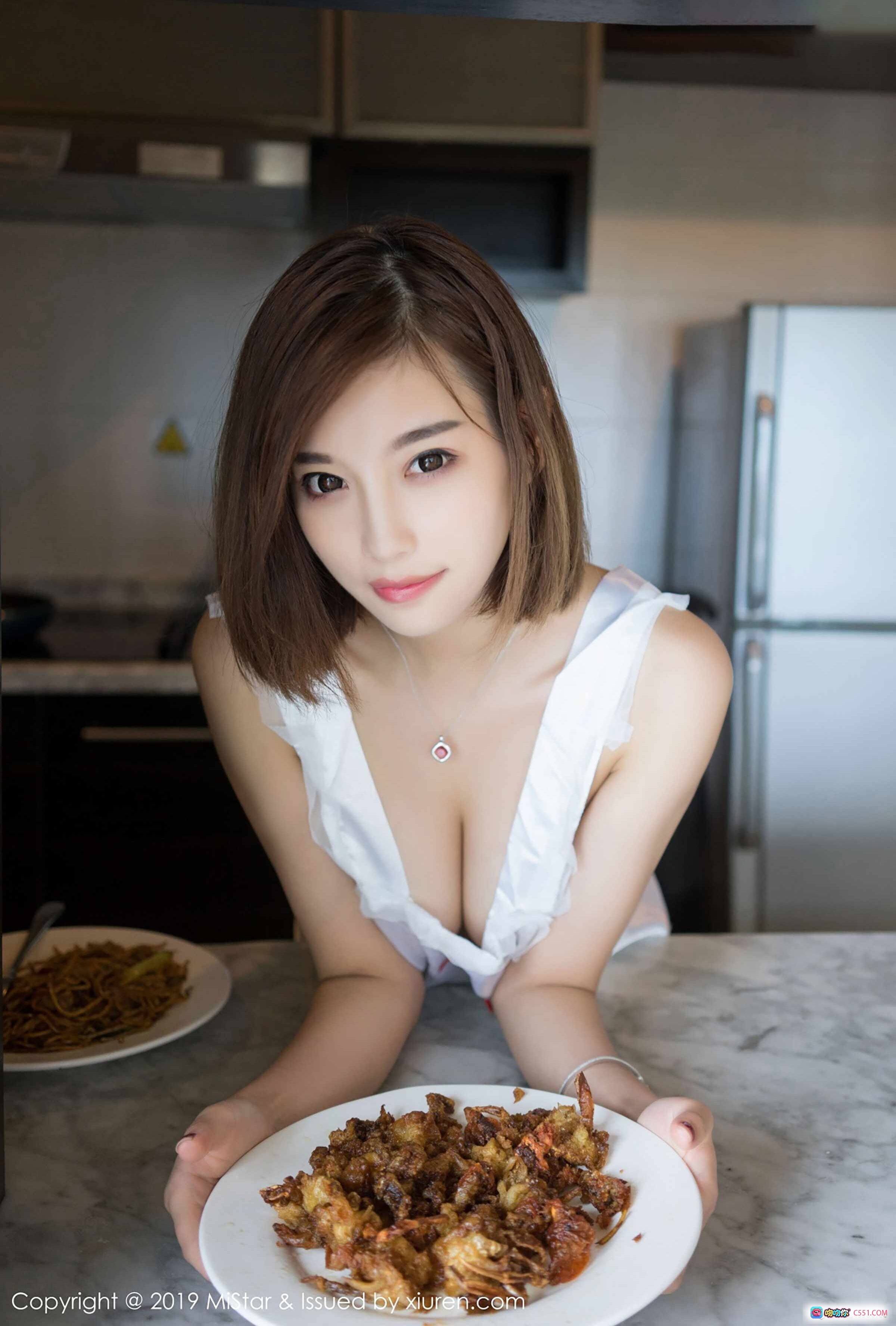 图片[2] - 杨晨晨Sugar护士装写真 | 白色蕾丝制服+红十字 | 持水杯清纯性感 | MiStar2019 Vol.274高清图集 - 就要吻