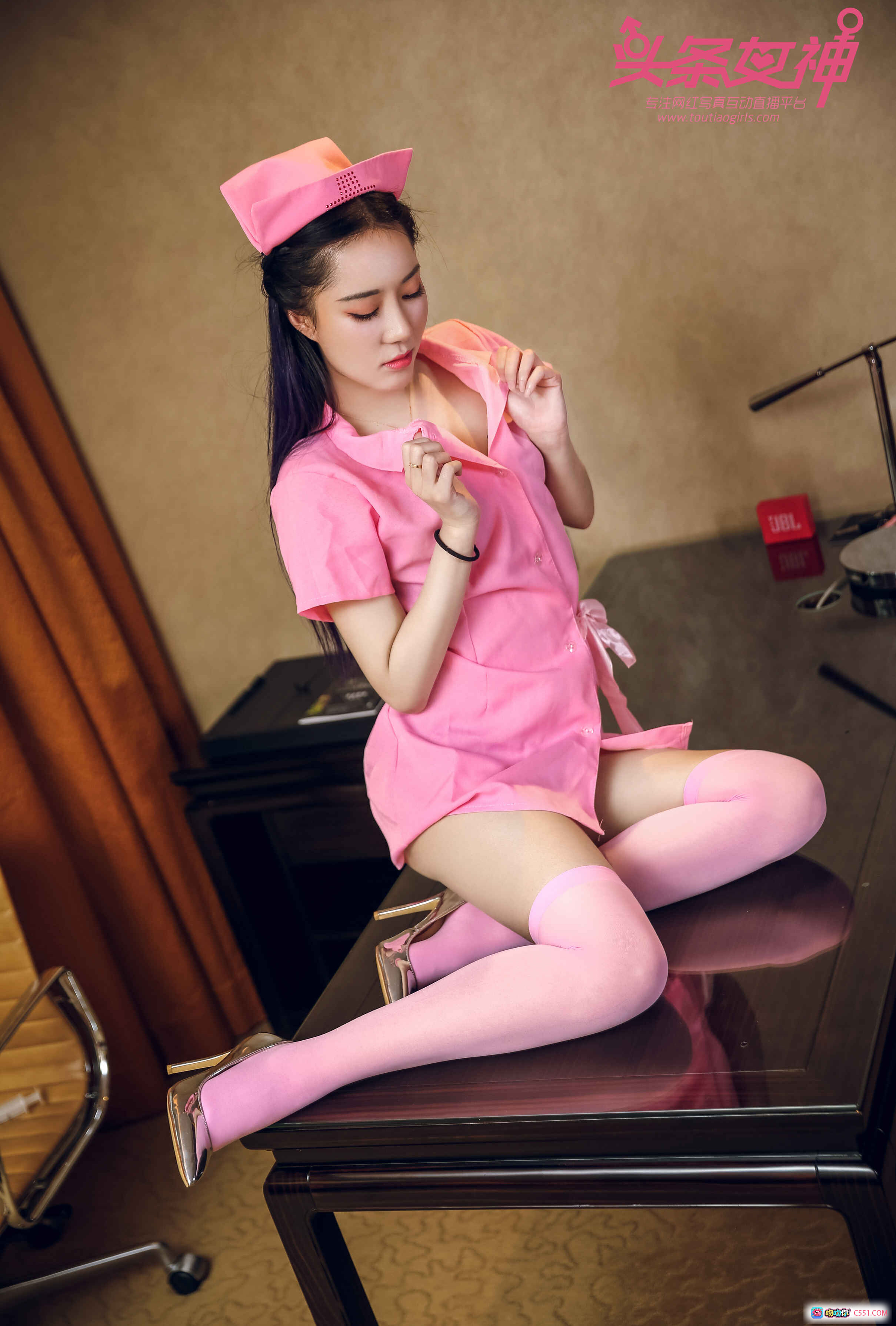 图片[4] - 粉红护理制服美女米雪性感写真 | 头条女神2018.05.14 | 粉色护士帽+黑内裤+高跟鞋 | 29P高清图集 - 就要吻