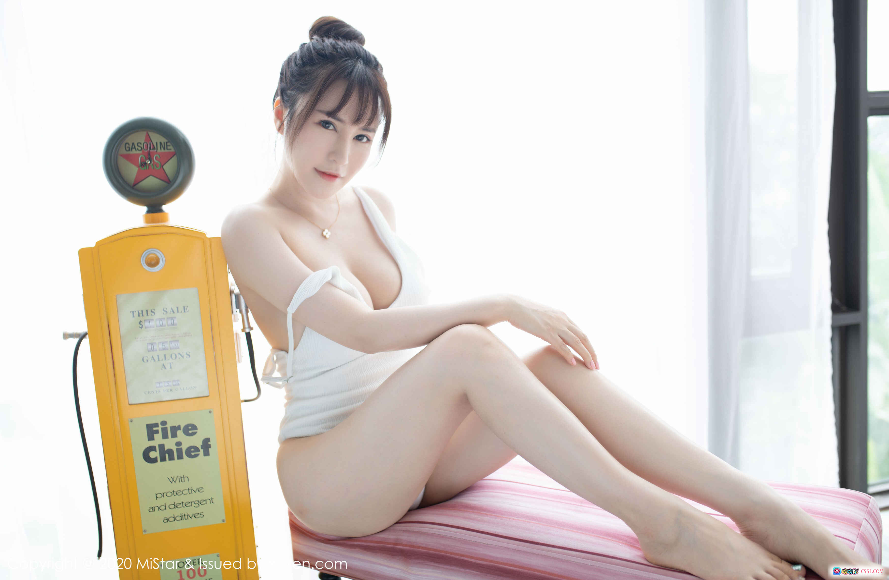 夏希子性感写真 | MiStar Vol.320 白色吊带裙美腿私房照 2020年2月20日发布 - 就要吻