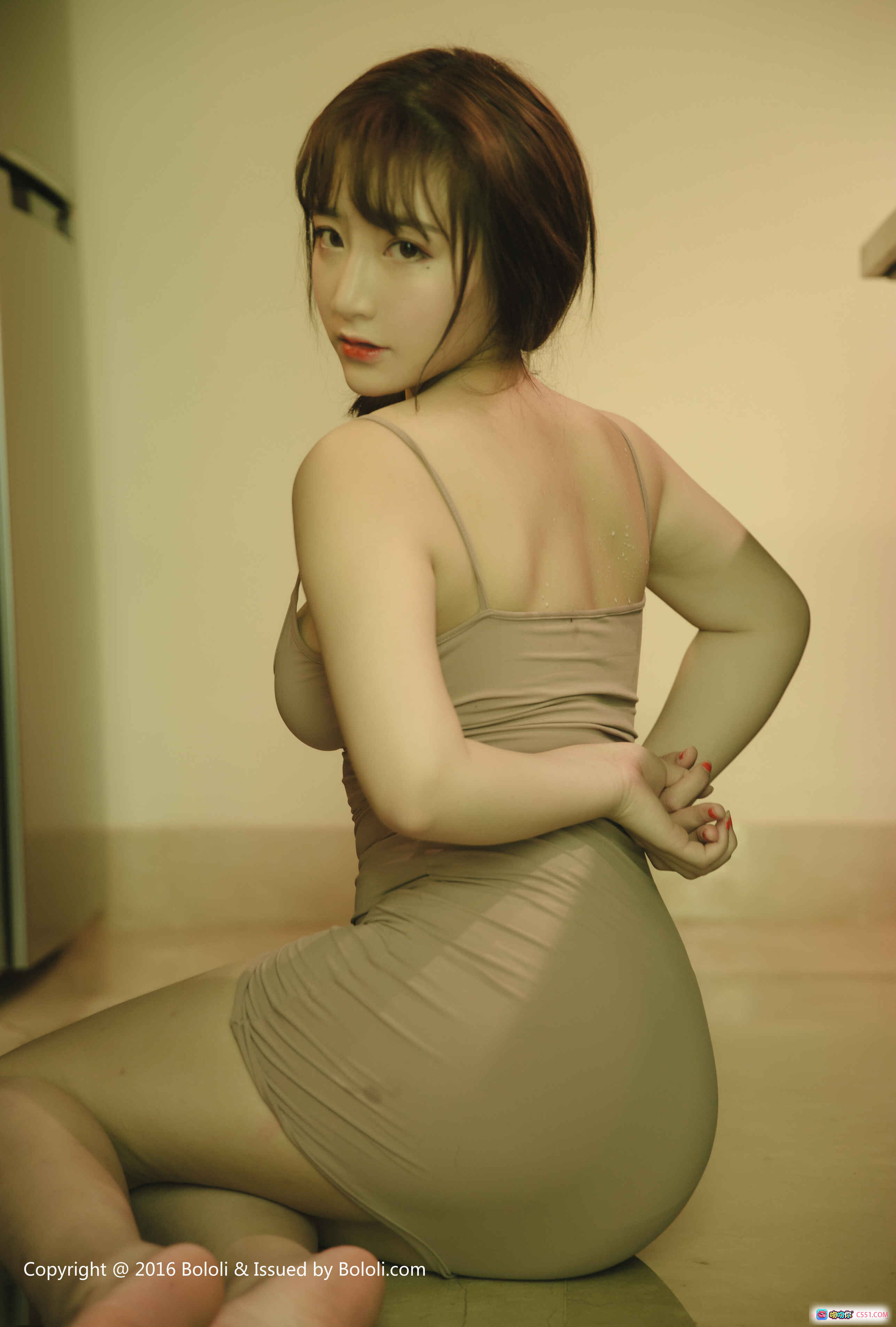 图片[5] - BoLoli波萝社VOL.022芒果人妻湿身写真 柯柯跪姿诱惑 室内私房美臀特写 39P高清图集 - 就要吻