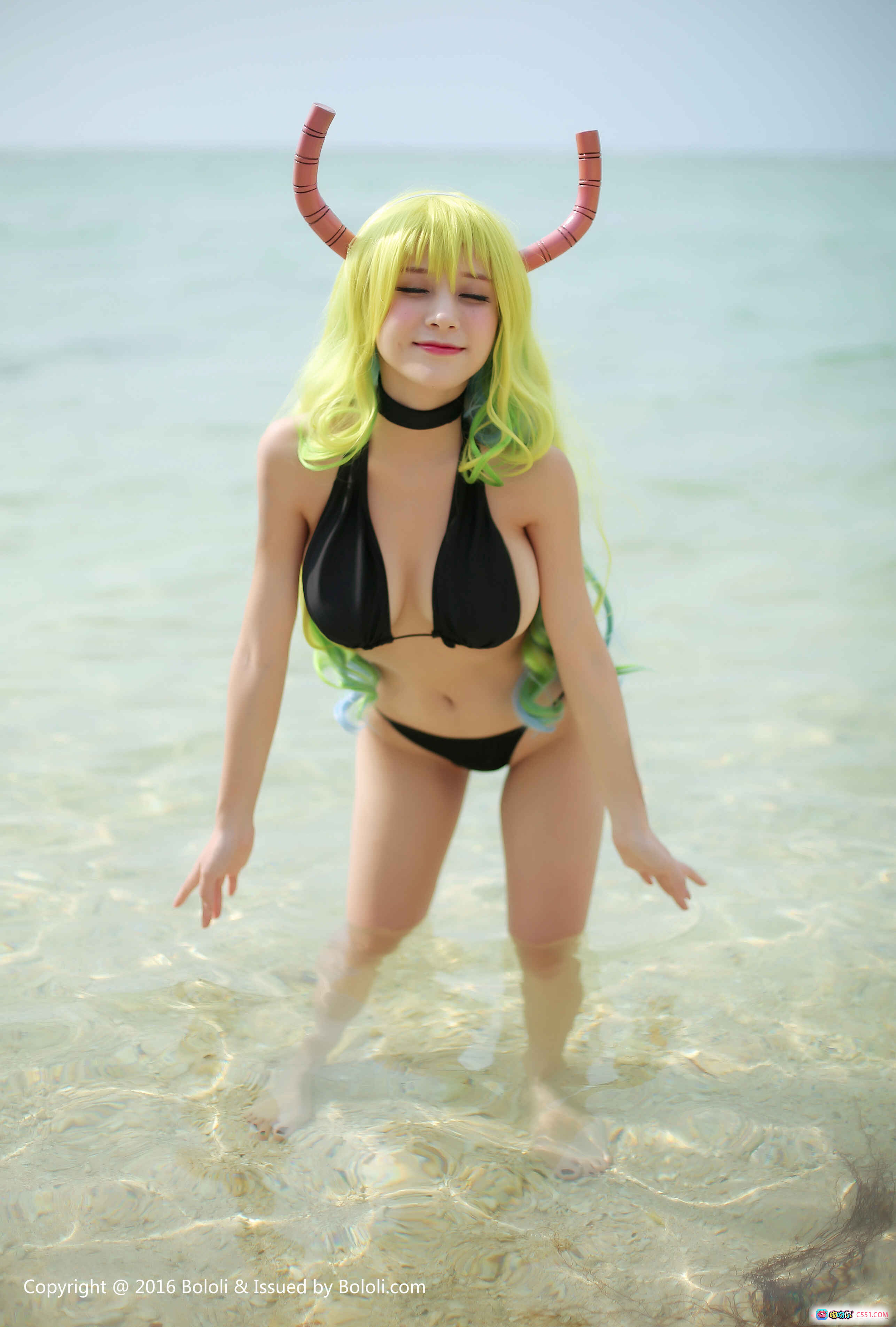 图片[3] - 柳侑绮夏美酱沙滩比基尼cosplay写真 – BoLoli波萝社VOL.052黄绿渐变长发红角造型性感躺拍 - 就要吻