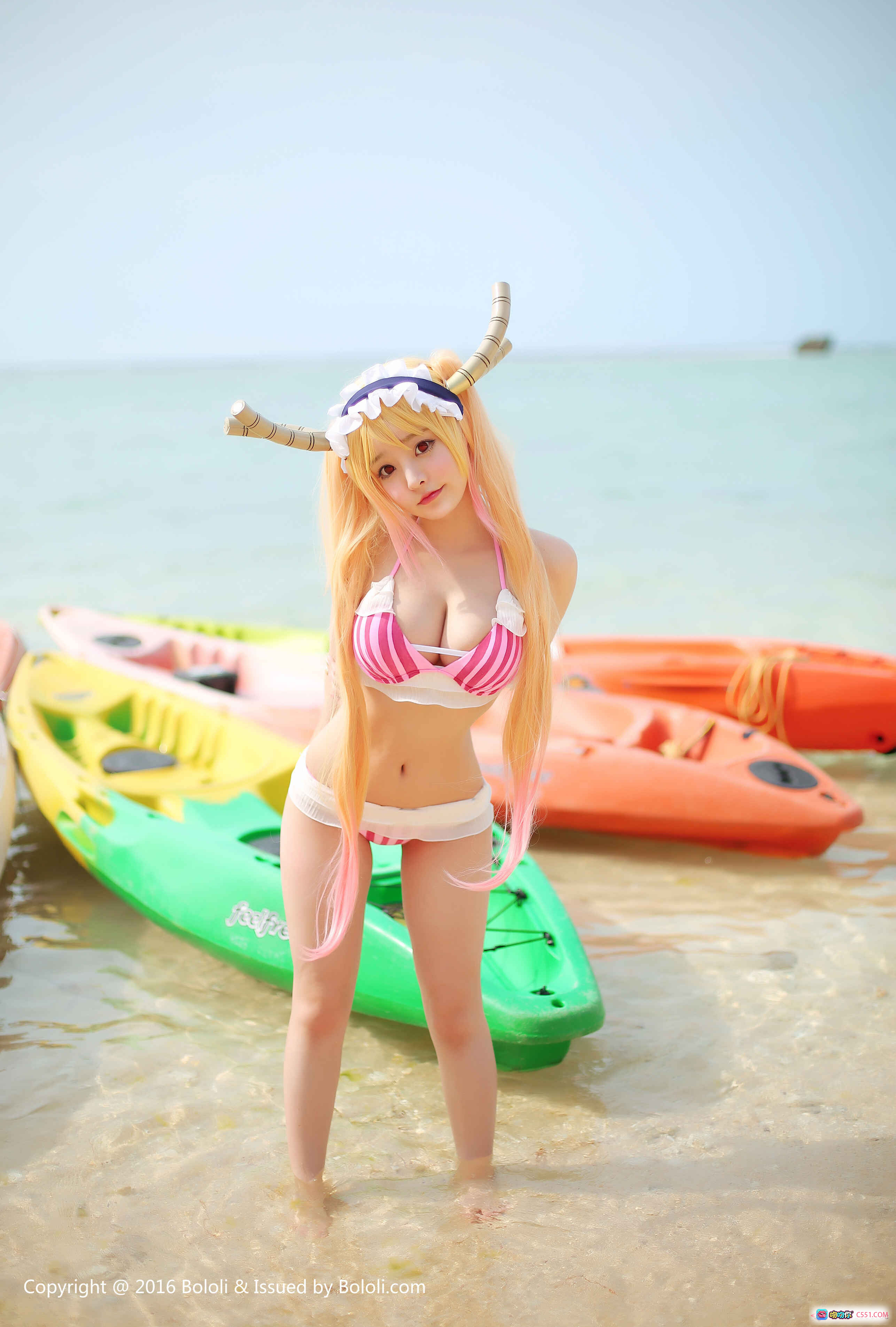 图片[4] - 柳侑绮夏美酱沙滩比基尼cosplay写真 – BoLoli波萝社VOL.052黄绿渐变长发红角造型性感躺拍 - 就要吻