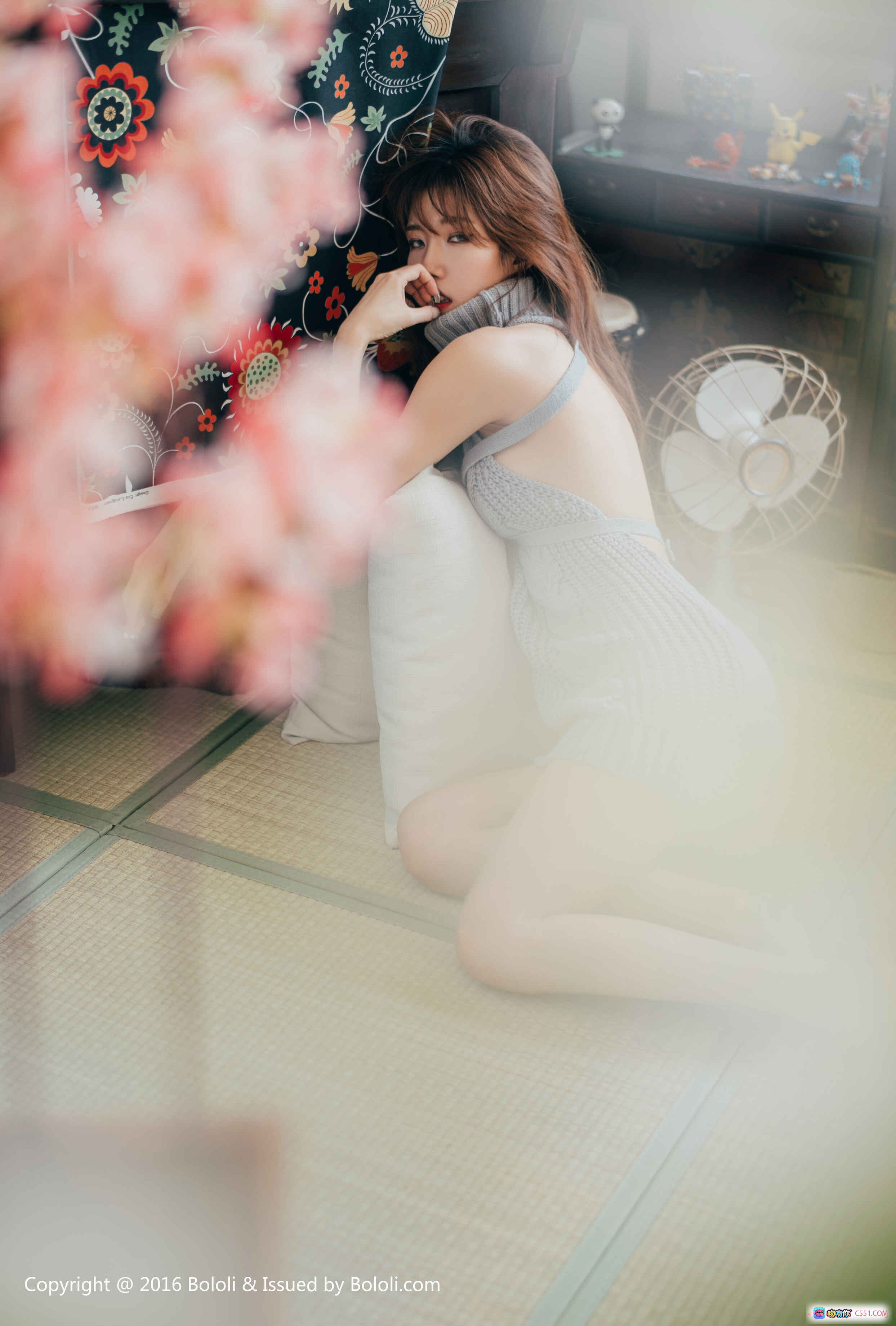 图片[10] - BoLoli波萝社VOL.057 Kbora性感写真 2017年5月17日 44P高清图集 灰色上衣牛仔短裤床拍私房风 - 就要吻