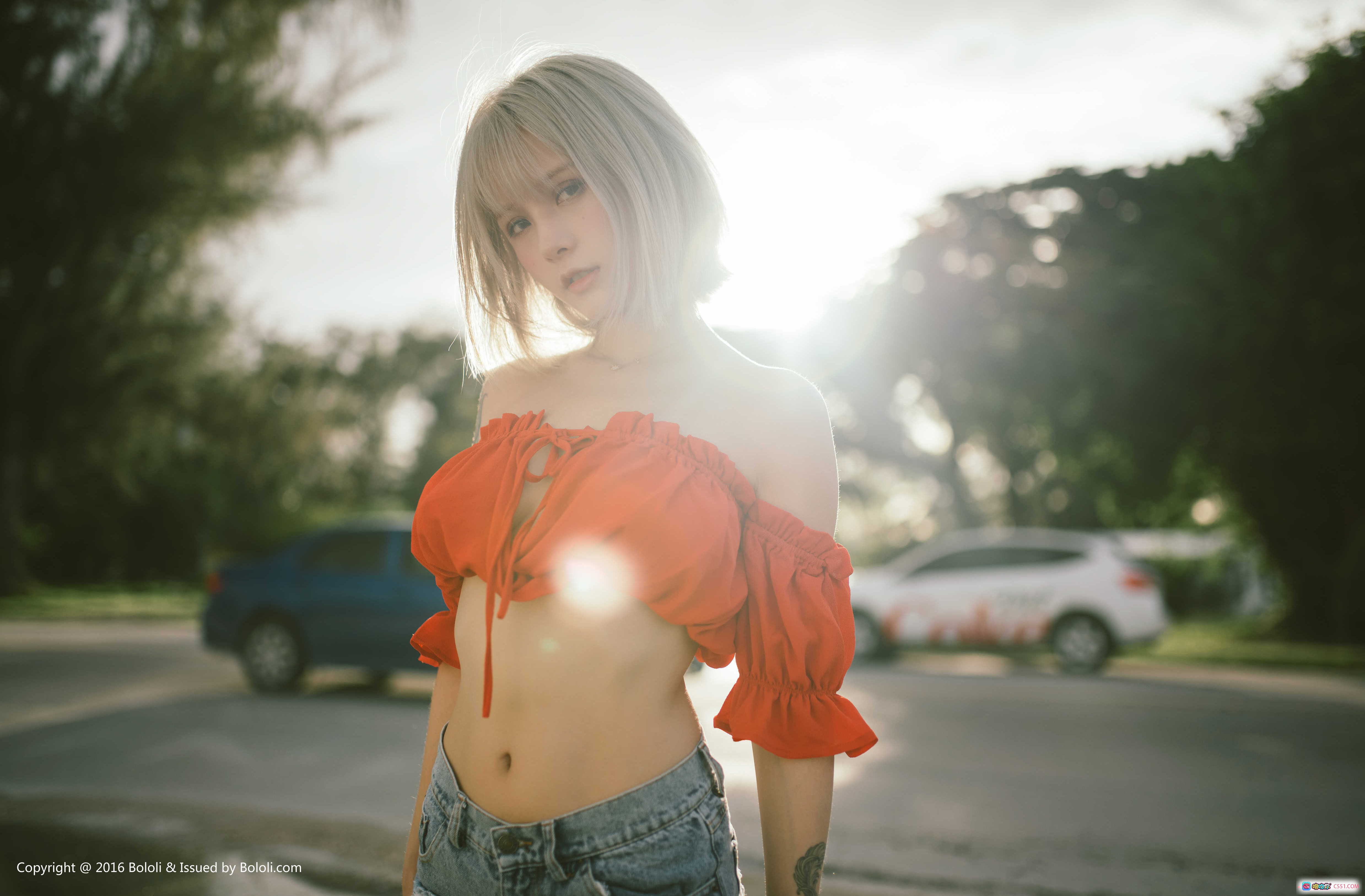 图片[2] - 夏美酱夏日骄阳写真 | BoLoli波萝社VOL.130 | 银发少女橙色露肩上衣牛仔短裤户外拍摄 | 41P高清图集 - 就要吻