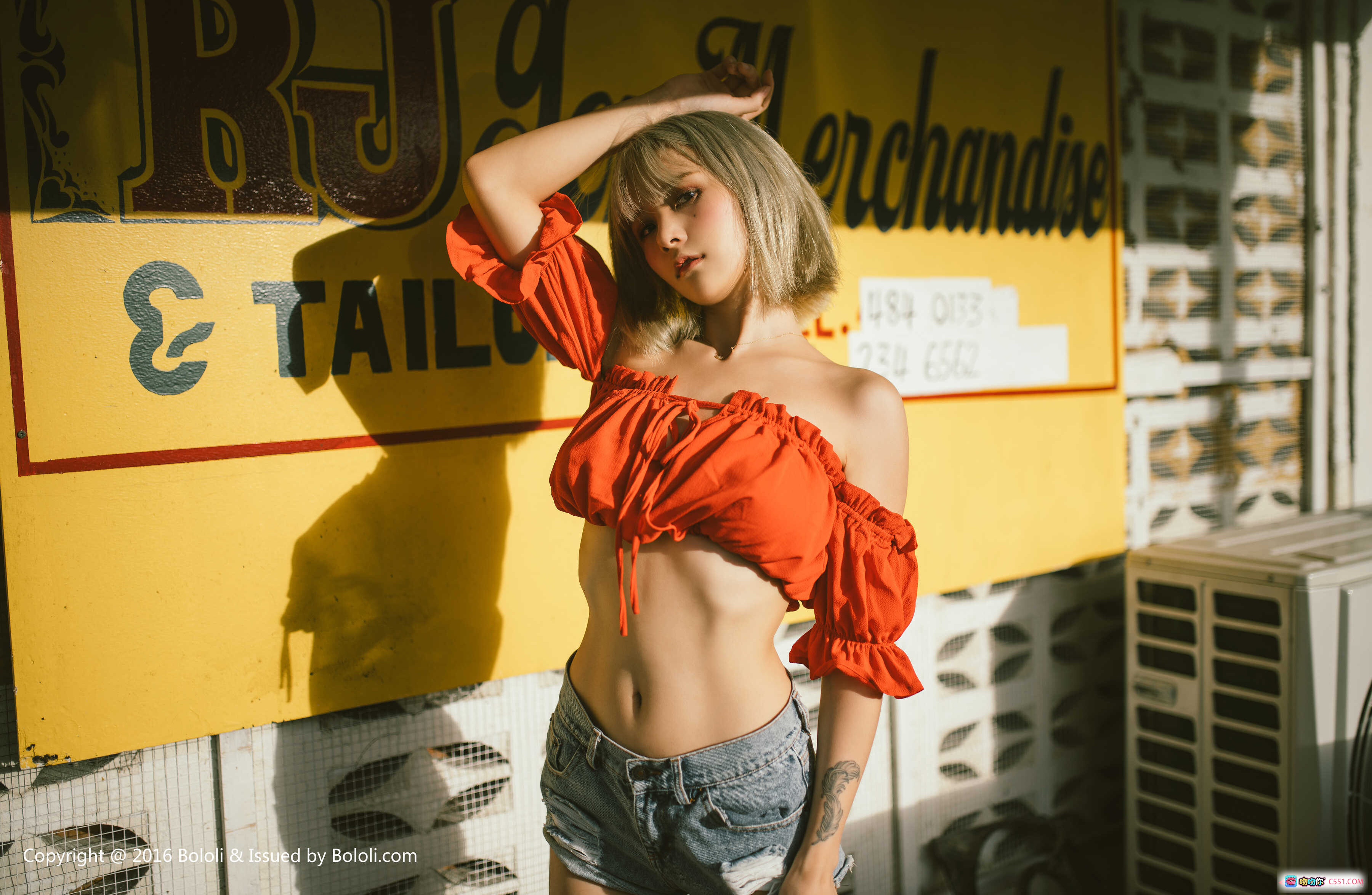 图片[5] - 夏美酱夏日骄阳写真 | BoLoli波萝社VOL.130 | 银发少女橙色露肩上衣牛仔短裤户外拍摄 | 41P高清图集 - 就要吻