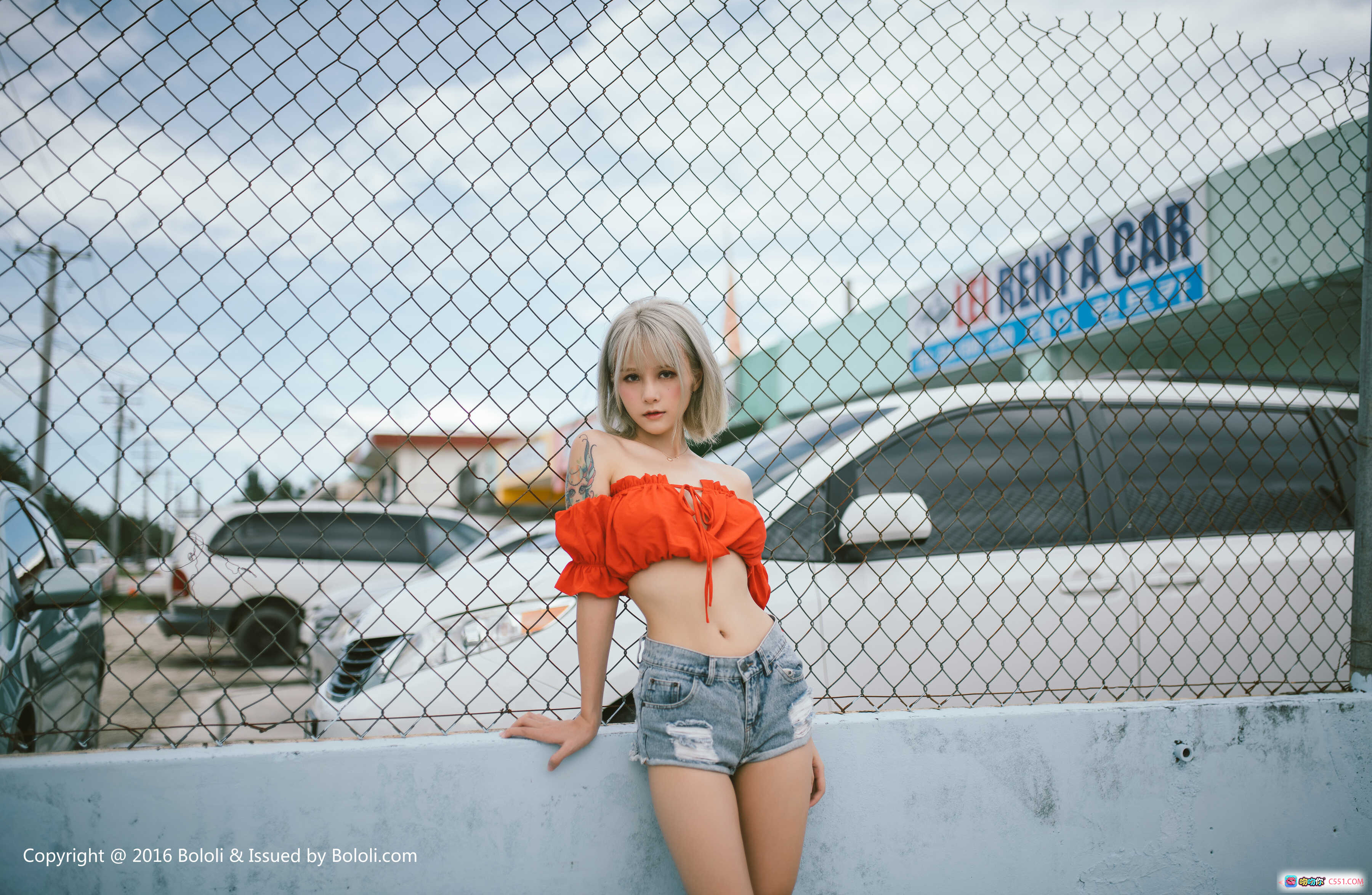 图片[10] - 夏美酱夏日骄阳写真 | BoLoli波萝社VOL.130 | 银发少女橙色露肩上衣牛仔短裤户外拍摄 | 41P高清图集 - 就要吻