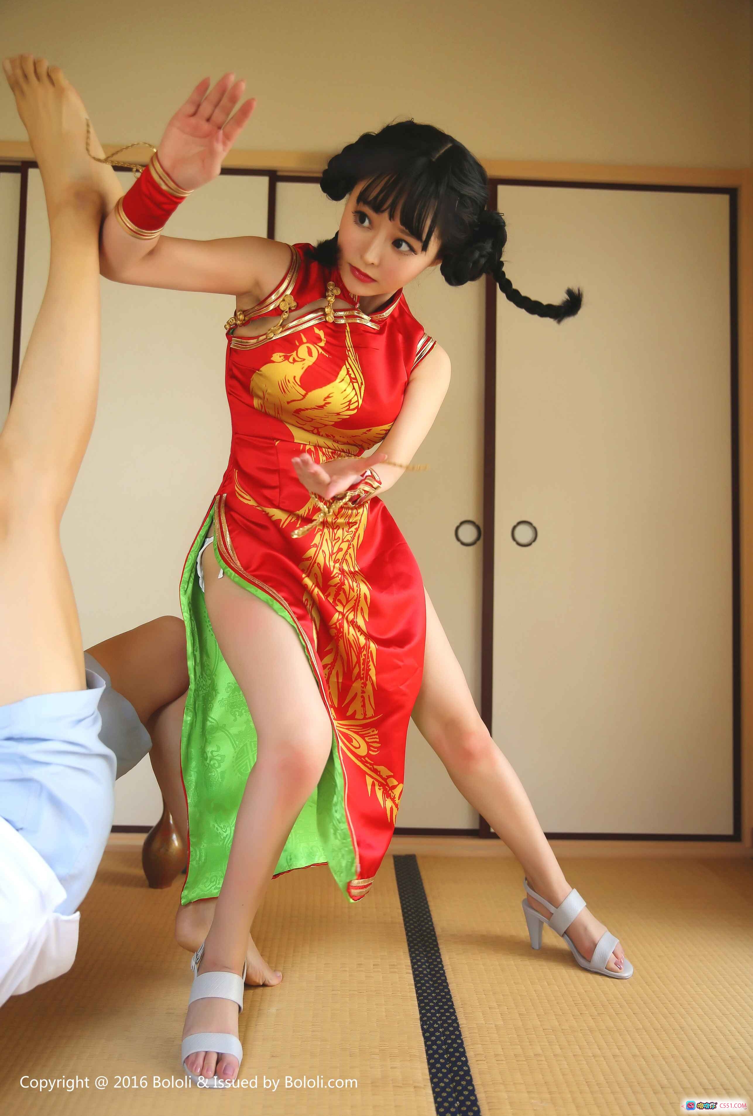 图片[9] - 柳侑绮旗袍高踢腿写真 | BoLoli波萝社VOL.078 | 红金刺绣旗袍+绿色开衩 | 日式和室场景 | 动感格斗姿势 | 2017年7月3日发布 - 就要吻