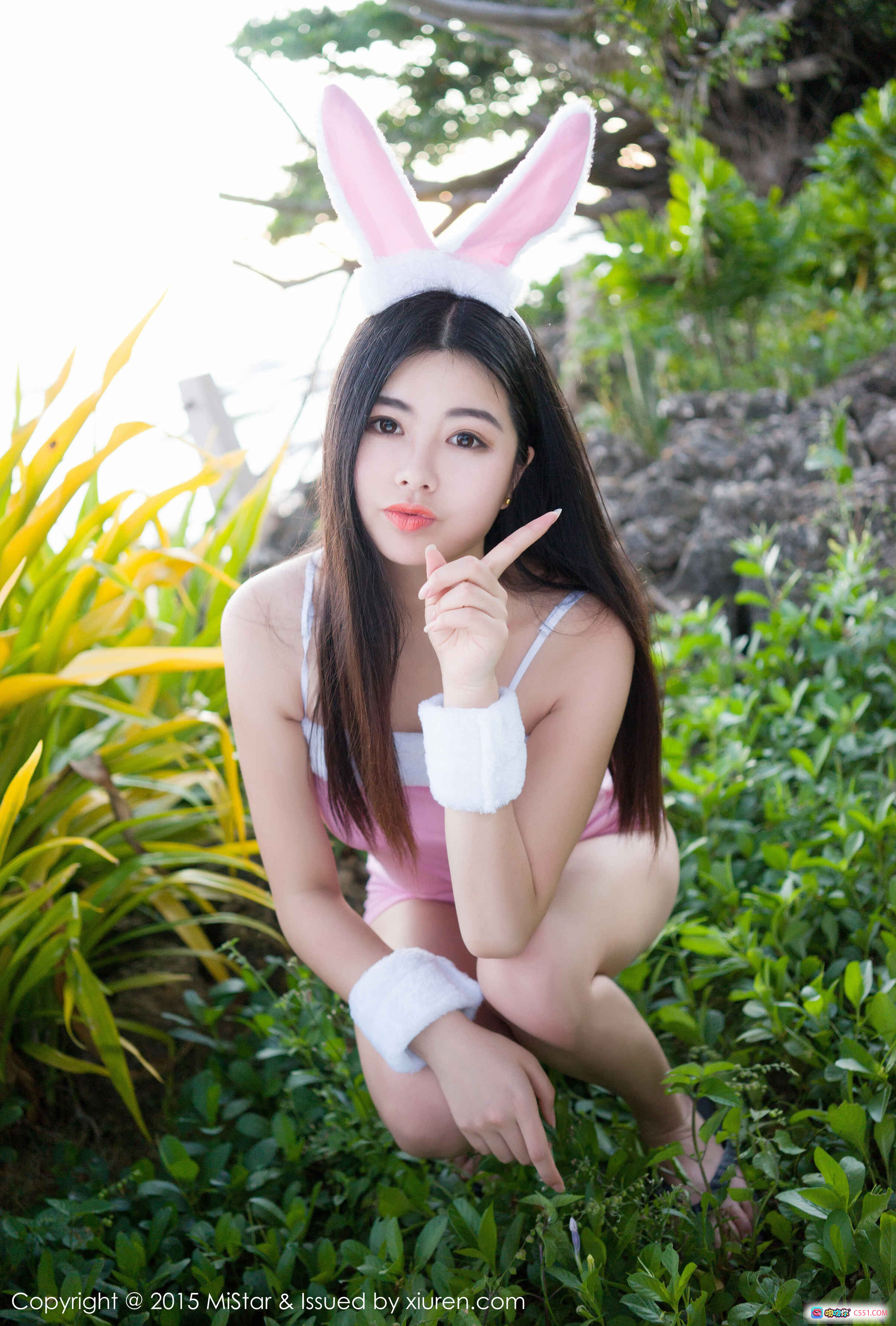 图片[2] - 娜露Selena沙滩紫豆袋写真 | MiStar VOL.050 2015.12.21 黑色泳装性感美拍 - 就要吻