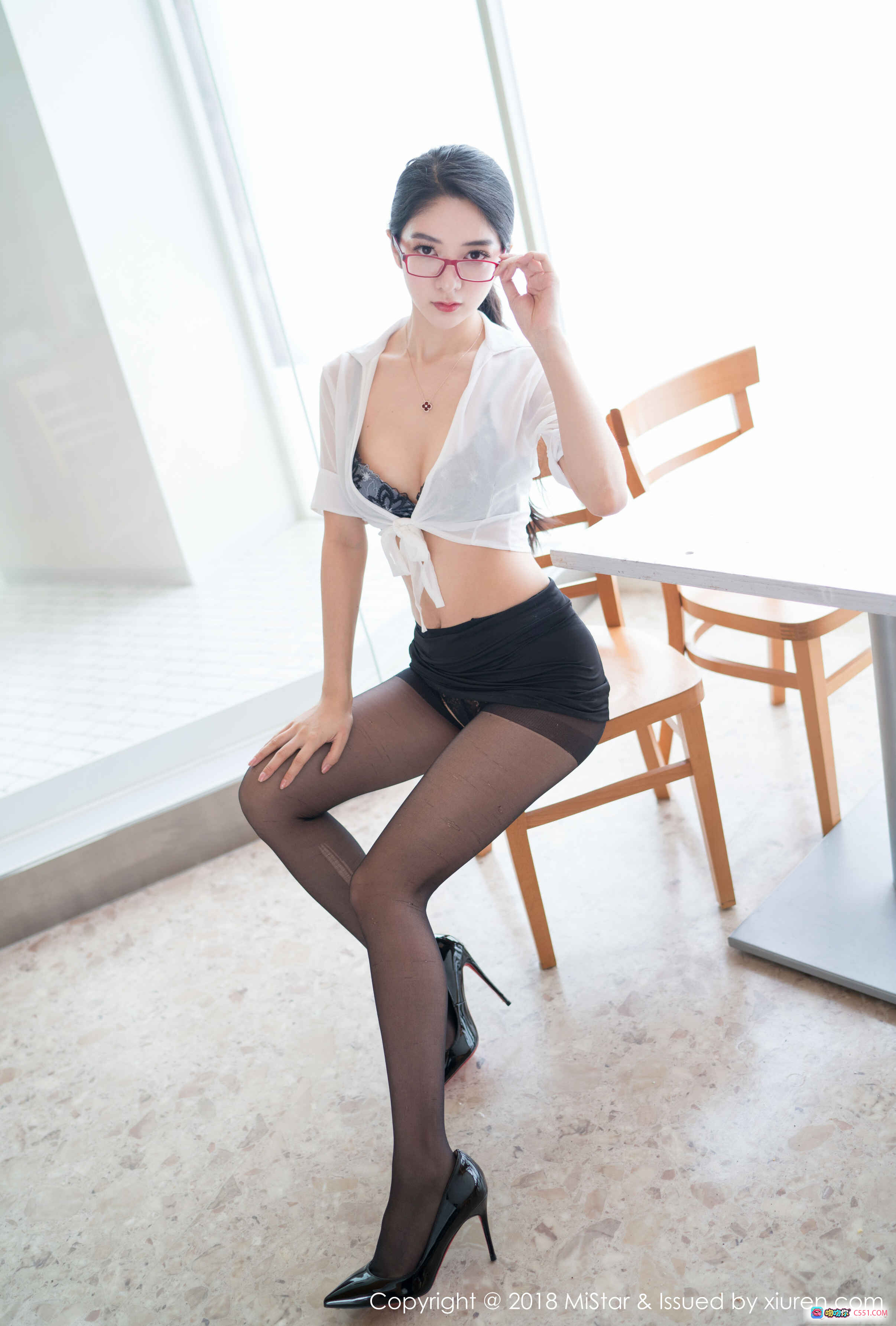 图片[8] - MiStar 2018.02.28 VOL.213 小热巴 日式和风写真 红黑樱花浴衣 美腿坐姿 东方古典美学 柔美气质室内摄影 - 就要吻