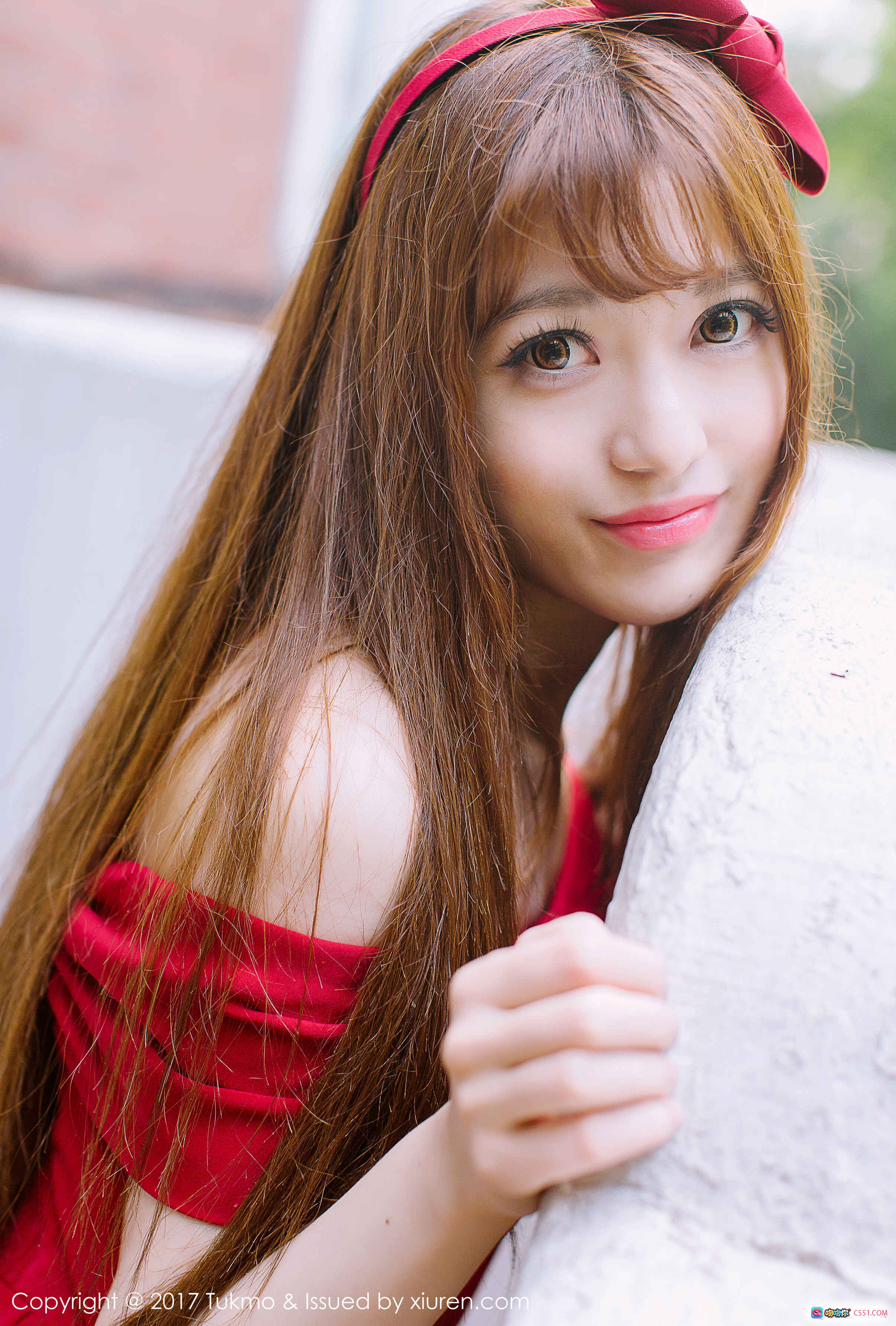 图片[4] - 赵乃莹日系校服写真 | 清新少女倚树微笑 | 白袜黑鞋校园风 | Tukmo 2017 VOL.094 高清美图 - 就要吻