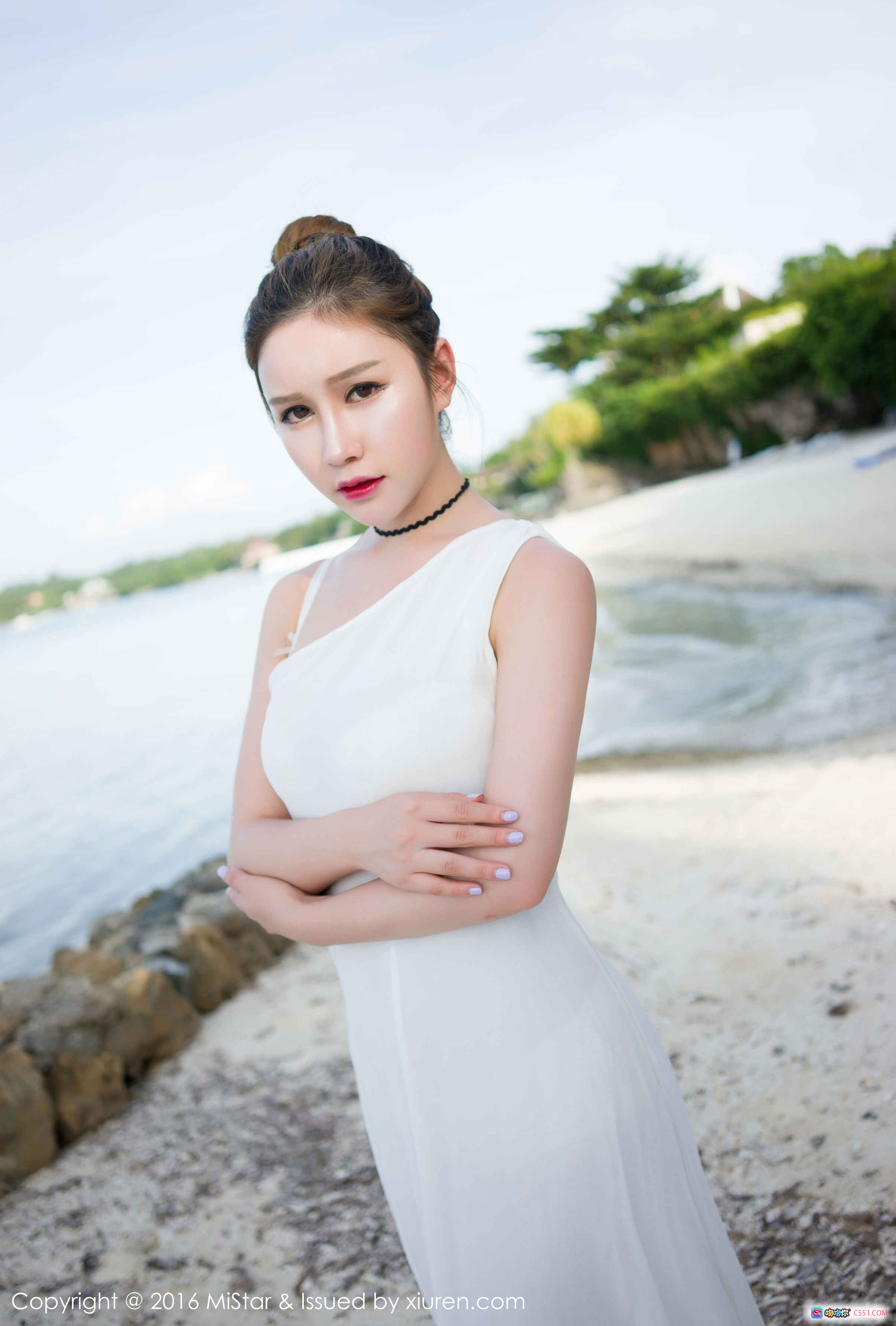 图片[6] - 于姬Una热带花园比基尼写真 | 白色抹胸+浅蓝短裤 | 手持鸡蛋花性感摆拍 | MiStar 2016 VOL.066 - 就要吻