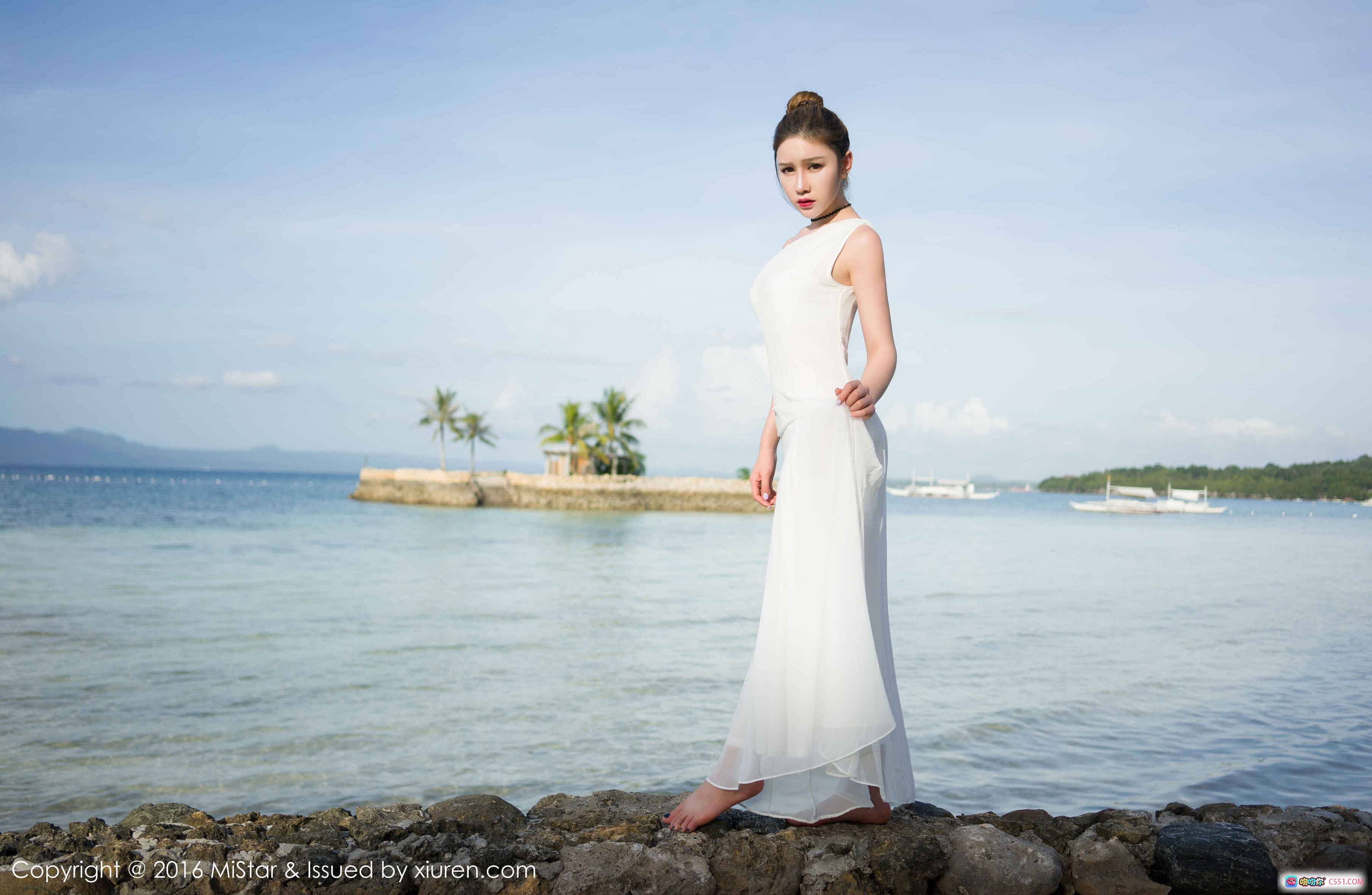 图片[9] - 于姬Una热带花园比基尼写真 | 白色抹胸+浅蓝短裤 | 手持鸡蛋花性感摆拍 | MiStar 2016 VOL.066 - 就要吻