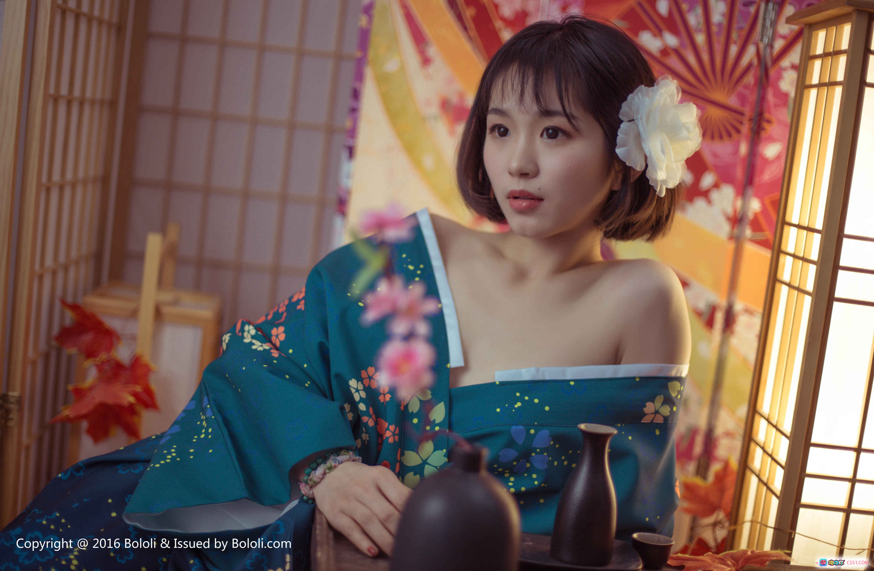 图片[7] - 日系和风少女写真 | 蓝色樱花浴衣 | 白花发饰 | 手持狐狸面具 | 传统日式屏风背景 | BoLoli波萝社2018年1月16日VOL.132 - 就要吻