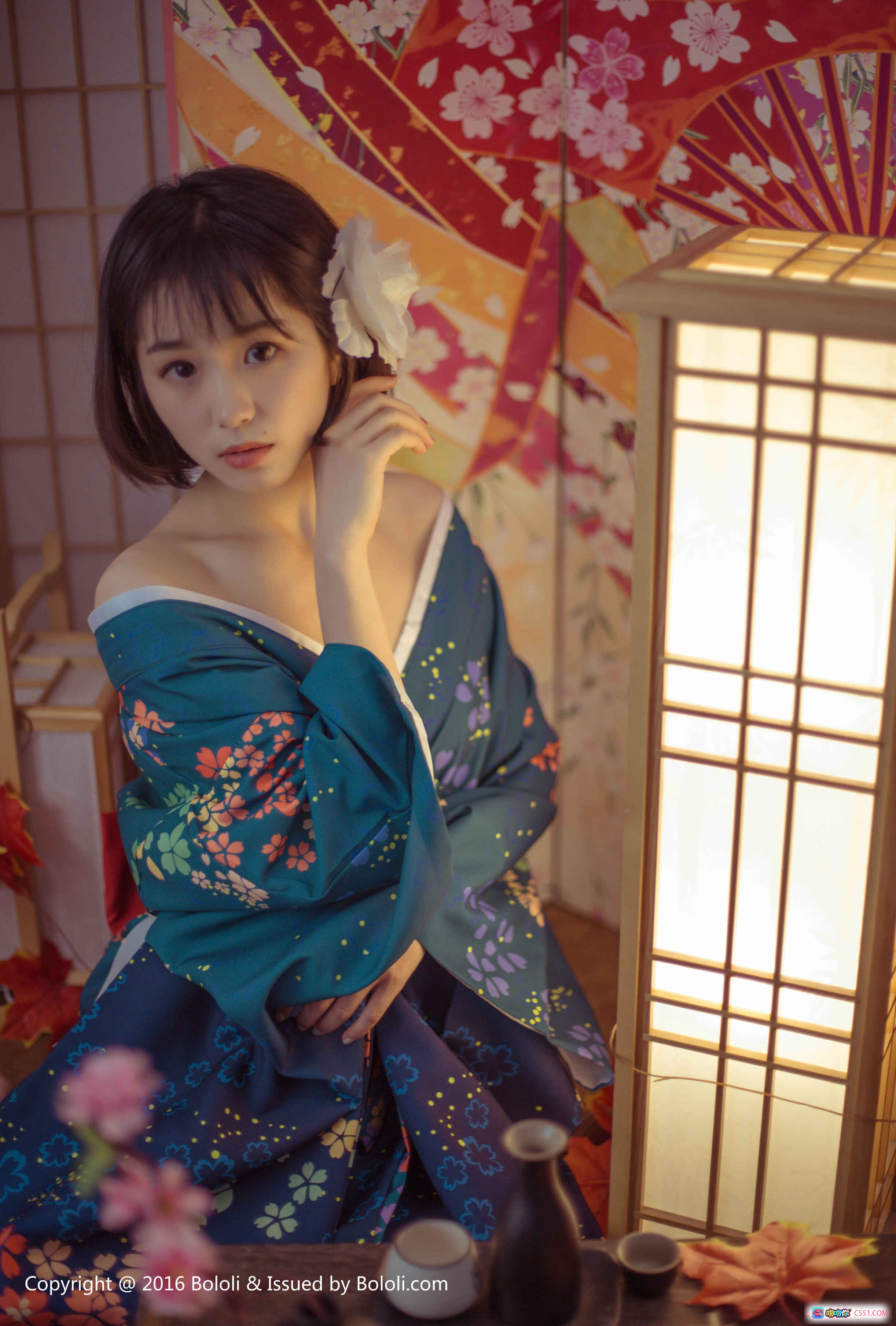 图片[8] - 日系和风少女写真 | 蓝色樱花浴衣 | 白花发饰 | 手持狐狸面具 | 传统日式屏风背景 | BoLoli波萝社2018年1月16日VOL.132 - 就要吻