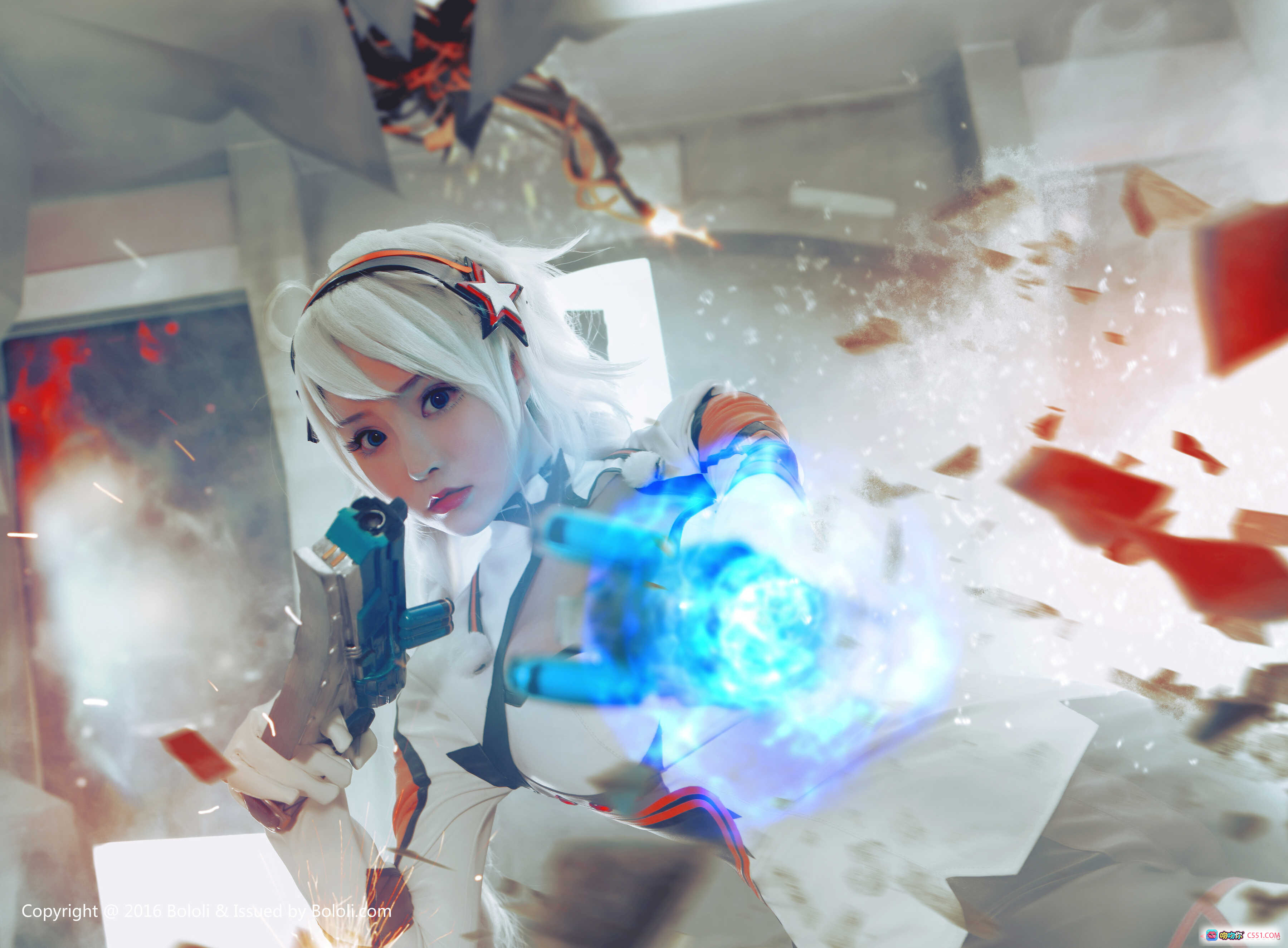 图片[5] - 柳侑绮Cosplay白发女战士持蓝枪写真 – BoLoli波萝社VOL.111精致制服性感造型 - 就要吻