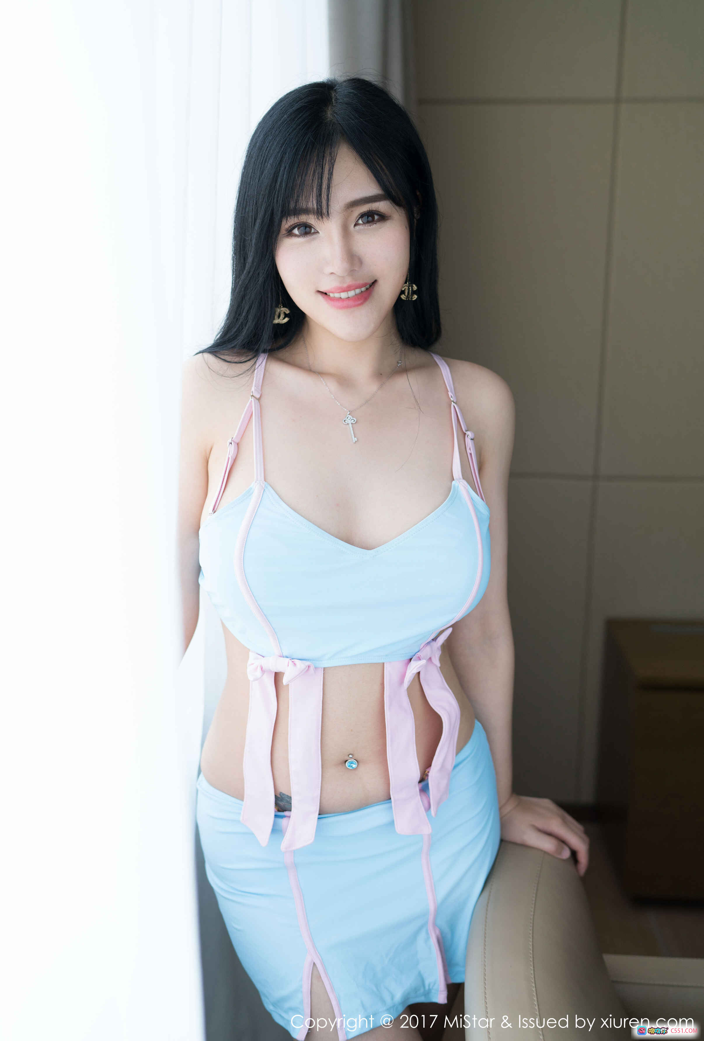 图片[7] - 刘钰儿白衬衫黑短裙写真 | MiStar2017 Vol.172 优雅性感职场风高清图集 - 就要吻