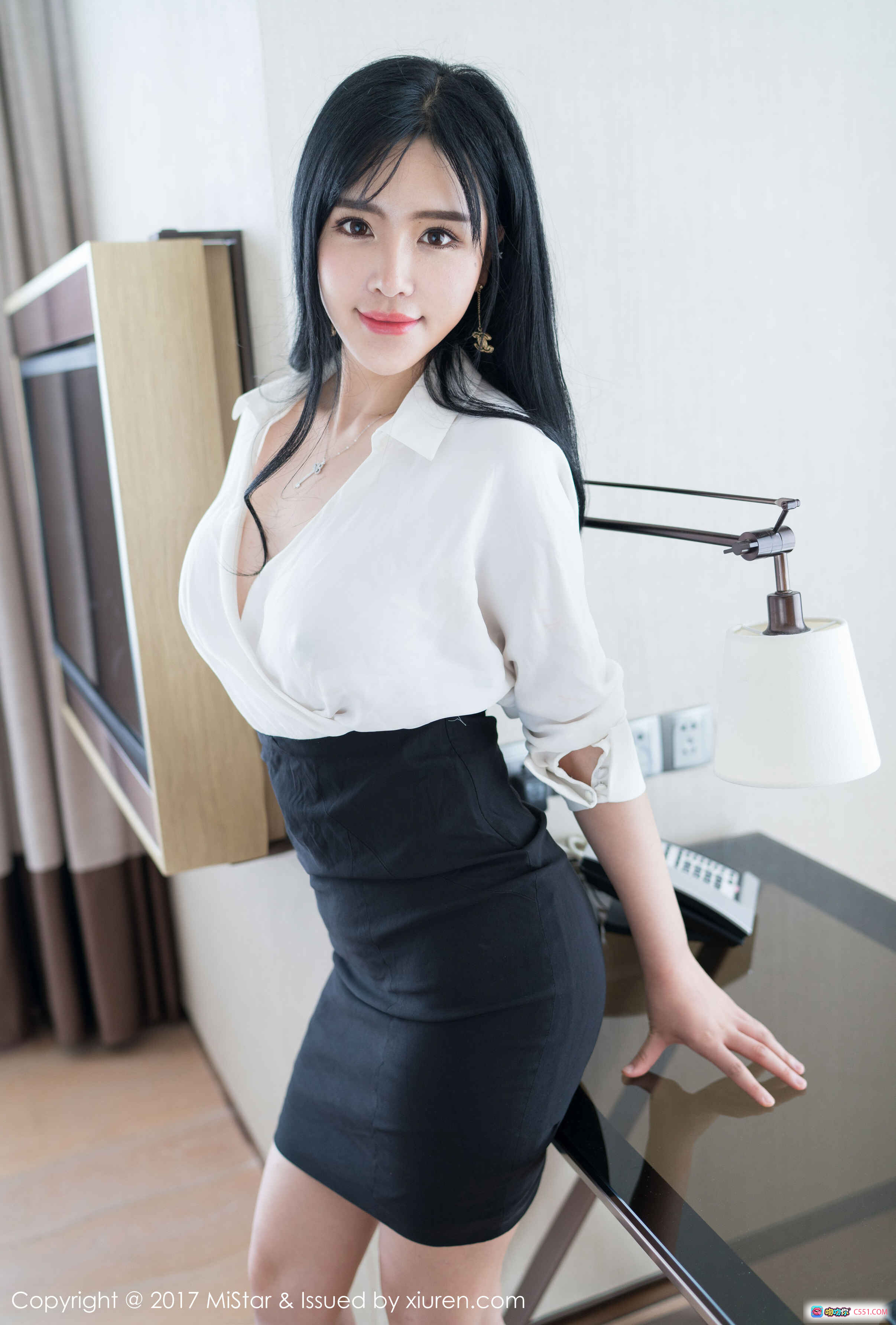 图片[10] - 刘钰儿白衬衫黑短裙写真 | MiStar2017 Vol.172 优雅性感职场风高清图集 - 就要吻