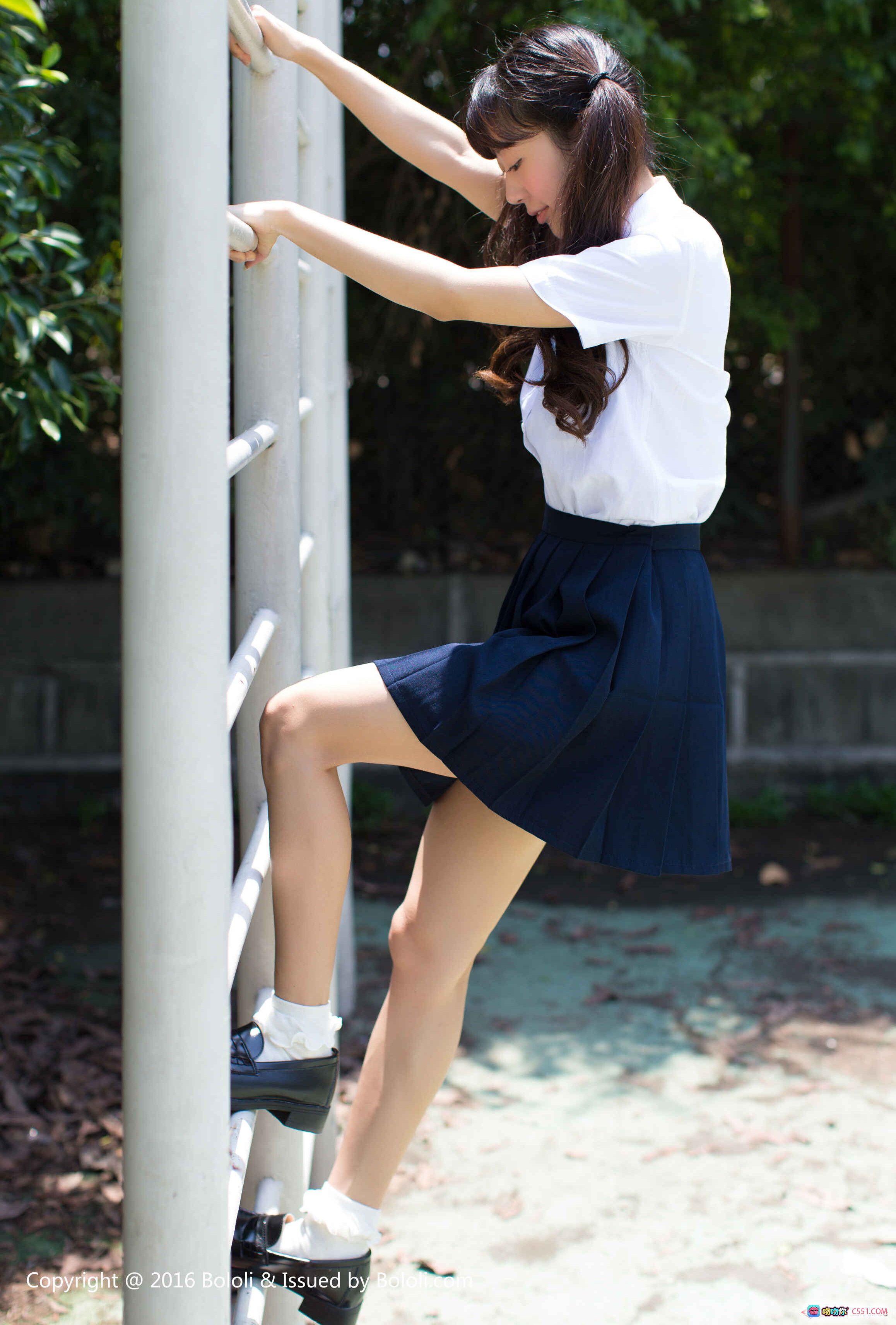 图片[4] - BoLoli波萝社VOL.092 SUKI校园少女写真 甜美双马尾制服少女课堂场景清新自然风格 2017年7月27日发布 - 就要吻