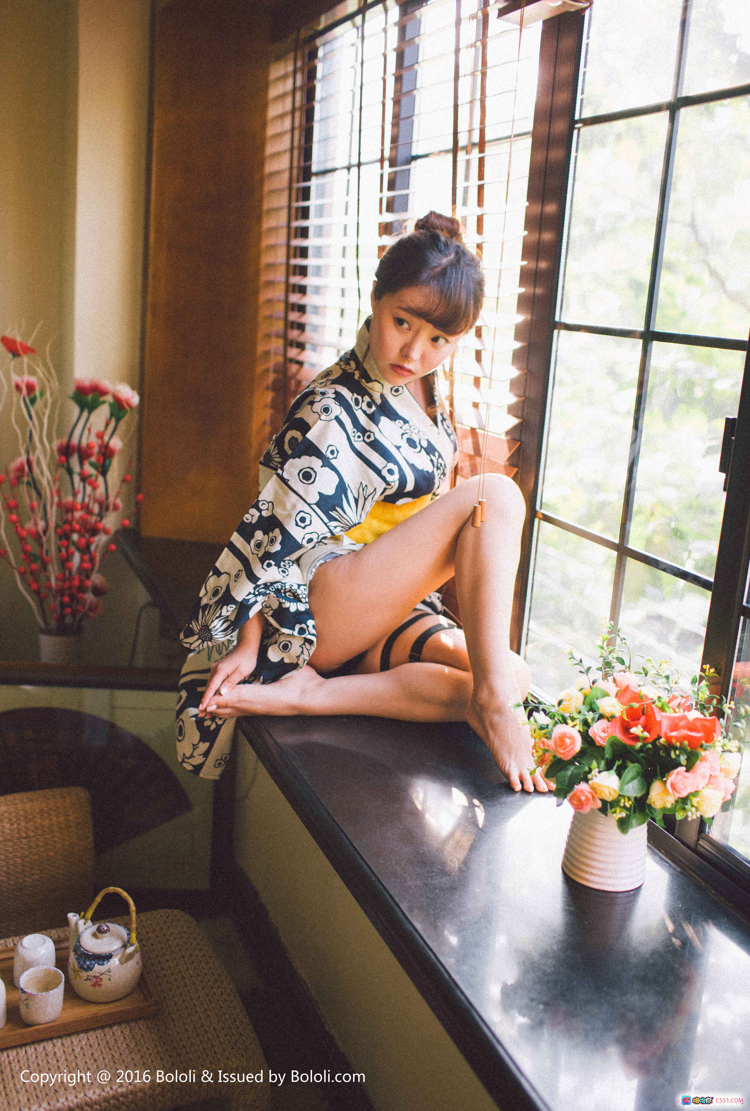 图片[8] - 柳侑绮日系和风写真 | 木窗百叶光影 | 黑白花纹浴衣美腿特写 | BoLoli波萝社VOL.114精选 - 就要吻