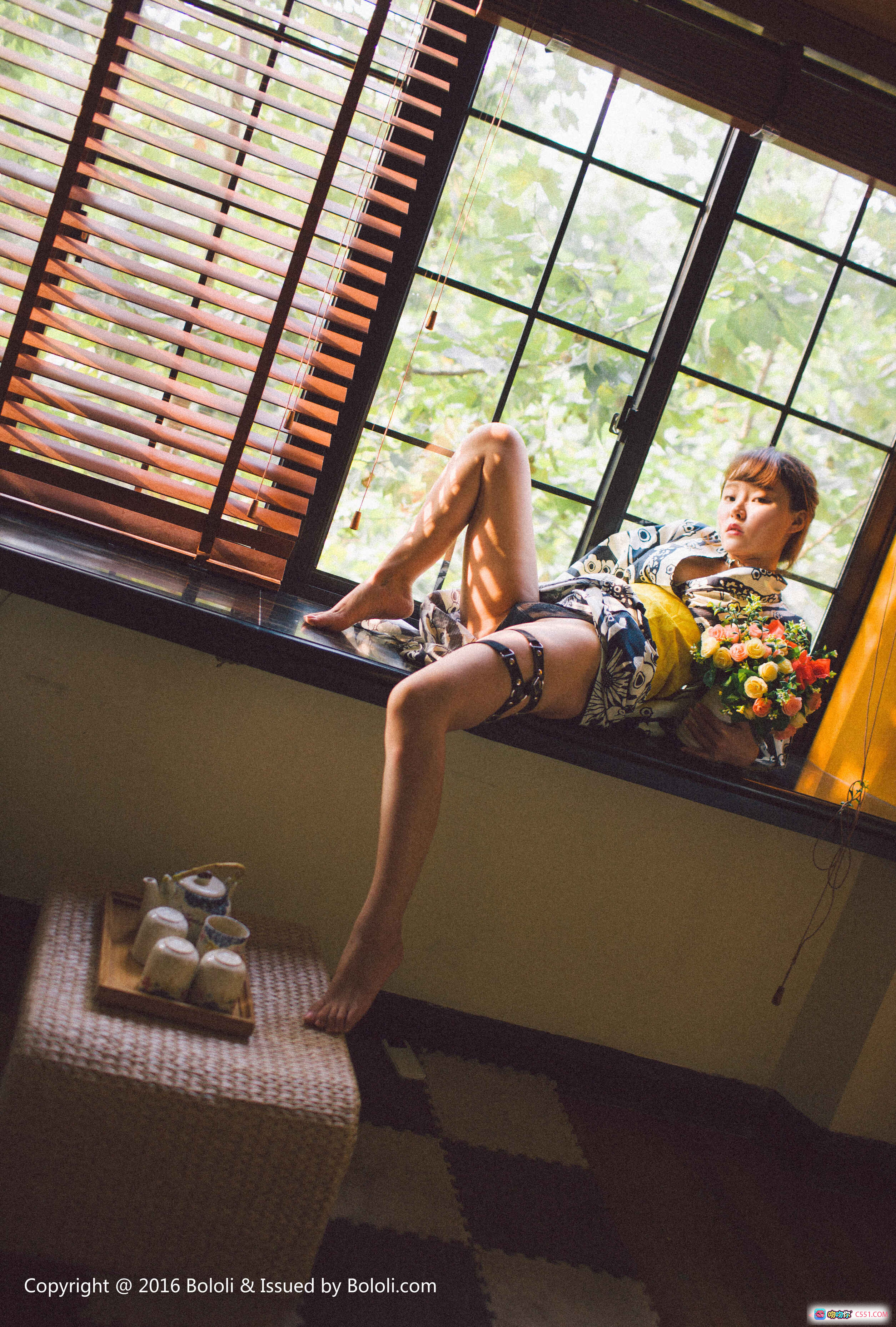图片[9] - 柳侑绮日系和风写真 | 木窗百叶光影 | 黑白花纹浴衣美腿特写 | BoLoli波萝社VOL.114精选 - 就要吻