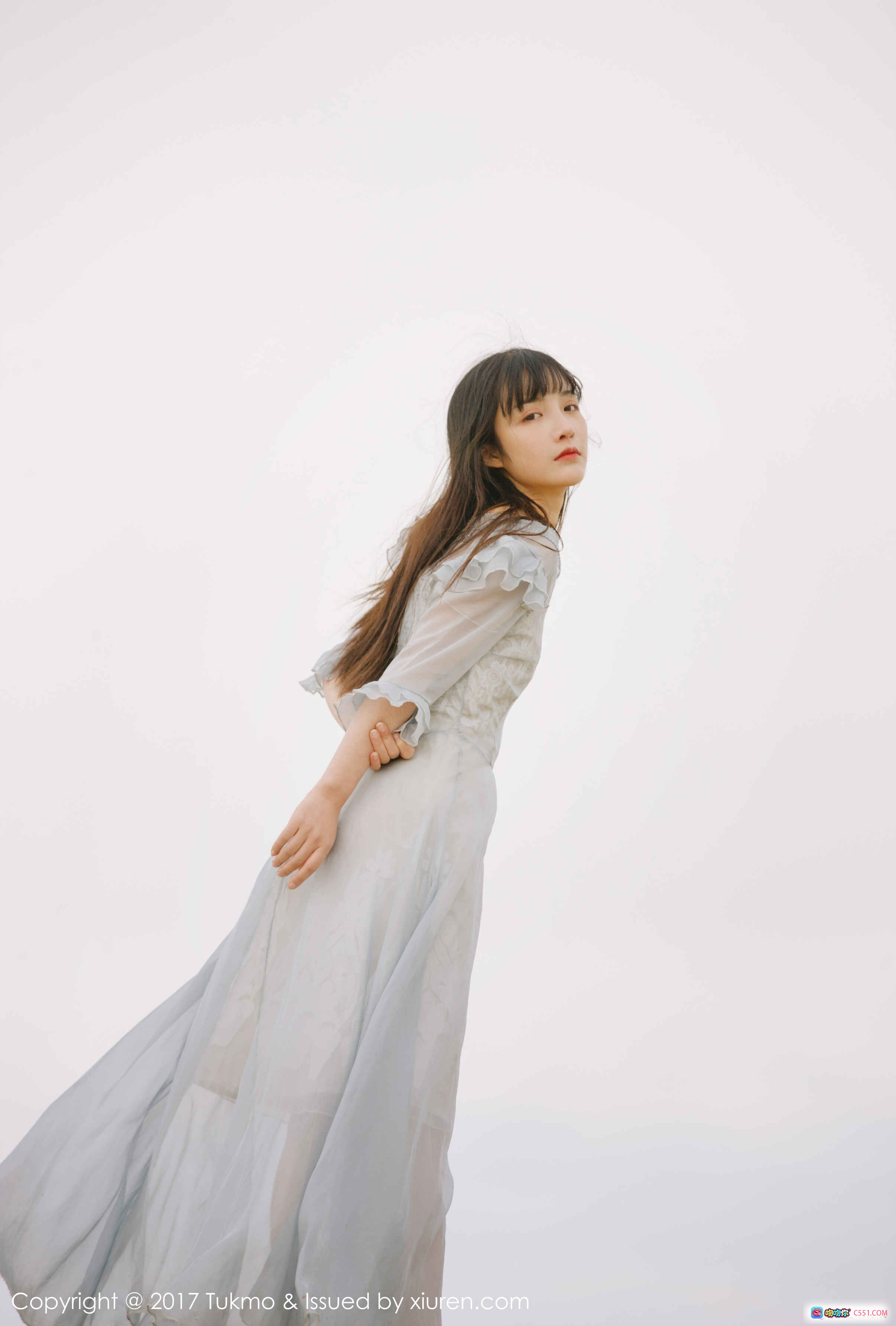 Tukmo 2017清新少女写真 | 浅蓝长裙飘逸姿态 | 甜美齐刘海造型 | 柔光背景文艺风 | 高清40+张摄影集 - 就要吻