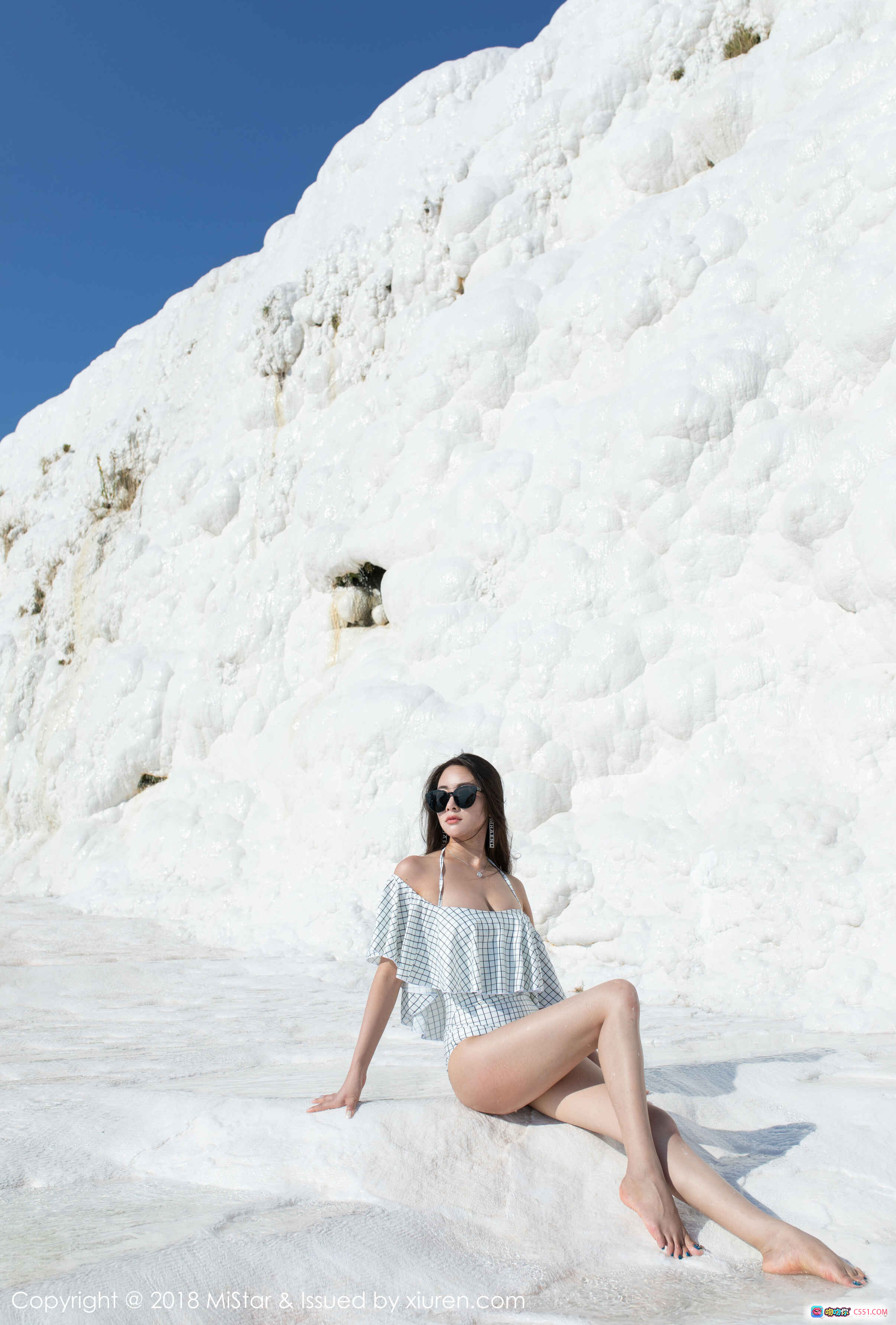 穆菲菲白色梯田温泉写真 | 时尚泳装美女户外摄影 | MiStar2018 Vol.241高清图集 - 就要吻