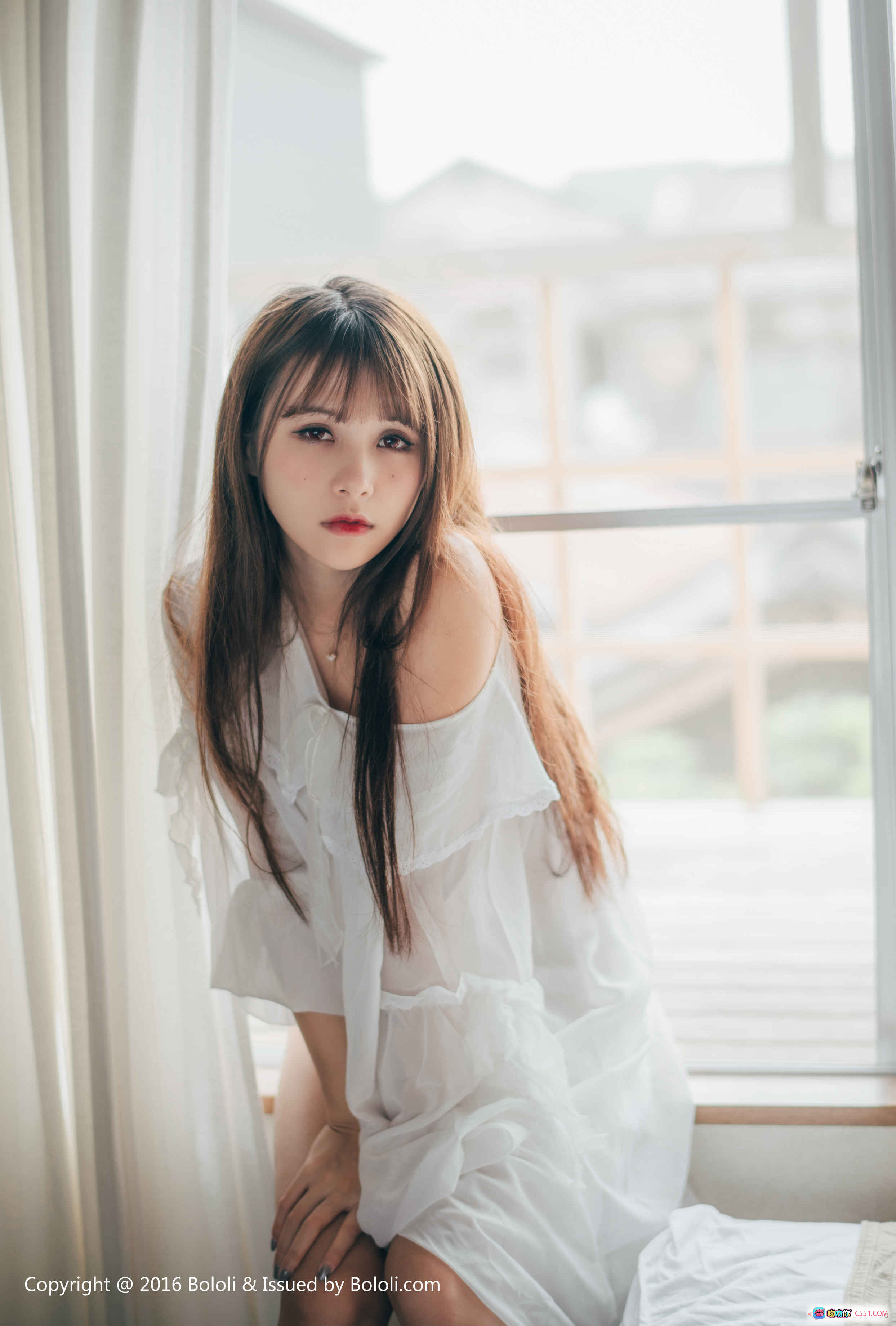 图片[6] - 夏美酱性感写真 | 白色吊带睡衣 + 手持冰棒 + 床上慵懒姿势 + 肩部纹身特写 | BoLoli波萝社VOL.099高清图集 - 就要吻