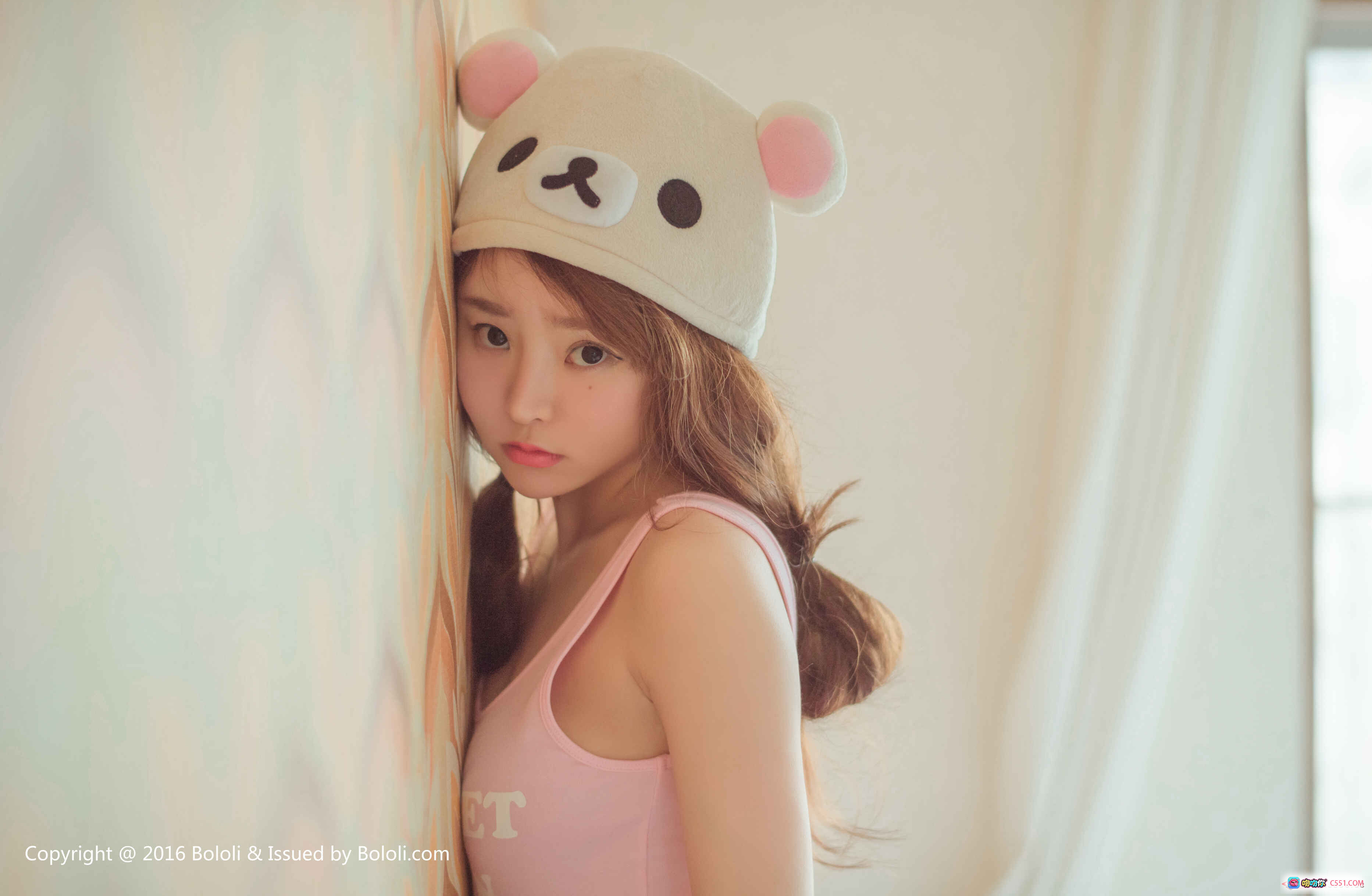 柳侑绮可爱熊帽写真 | BoLoli波萝社VOL.097粉嫩吊带少女风 | 2017年8月5日高清65P - 就要吻