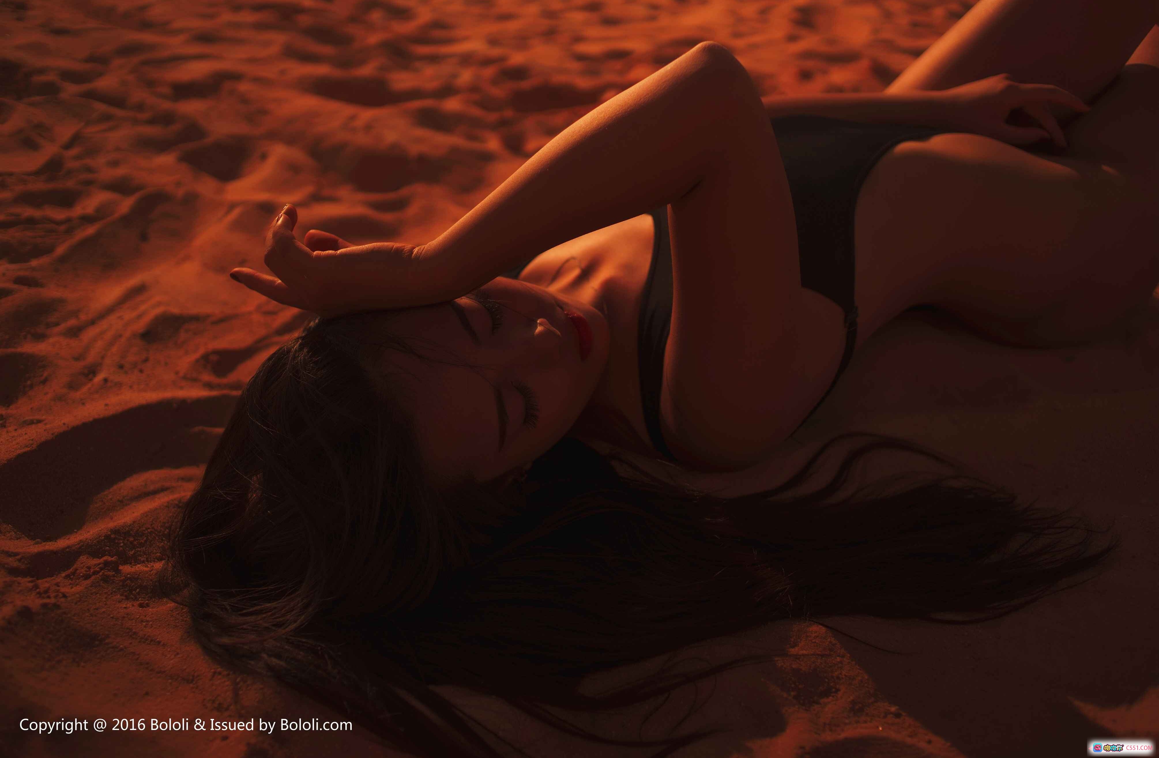 图片[4] - 王小贤沙滩比基尼写真 | BoLoli波萝社VOL.075 | 热带日落美臀特写 | 40P高清图集 - 就要吻