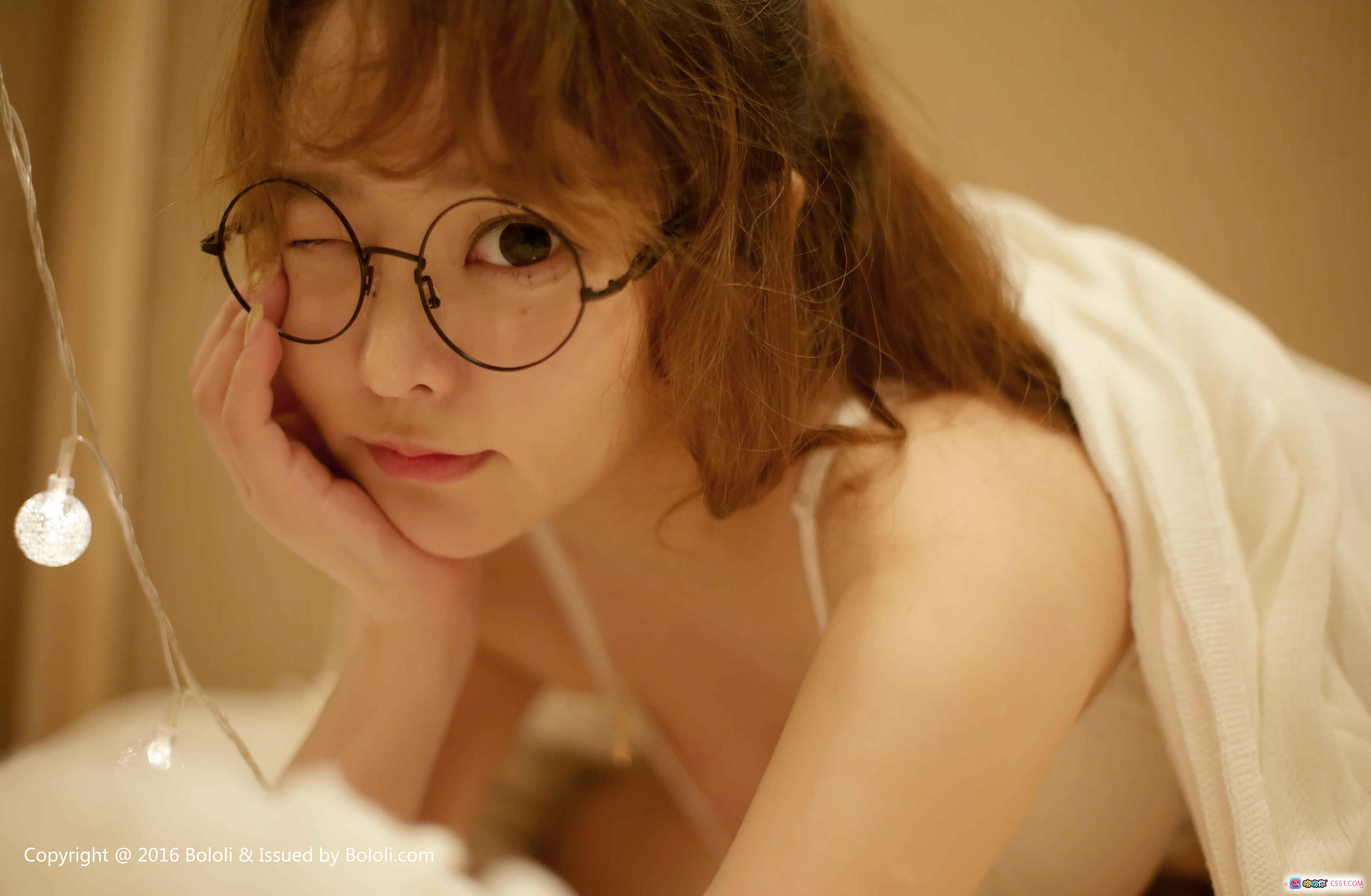 图片[7] - 柳侑绮私房写真 | BoLoli波萝社VOL.067 | 柔光灯串少女 | 白色毛绒浴袍 | 温馨室内氛围 | 2017年6月8日发布 - 就要吻