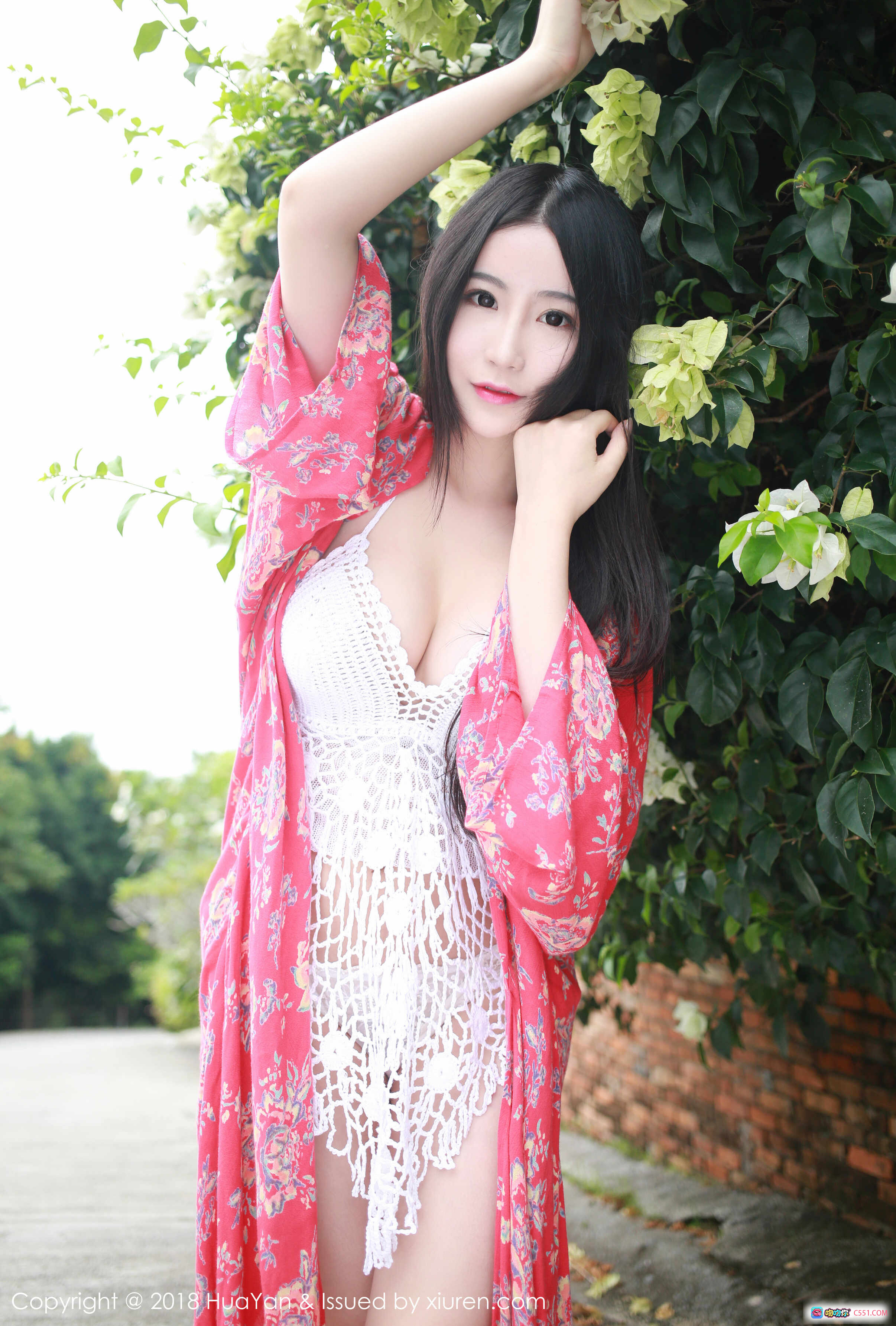 图片[2] - 谢芷馨Sindy性感写真 | 白色镂空泳衣搭配红色花卉罩衫 | HuaYan花の颜2018 Vol.055优雅私房照 - 就要吻