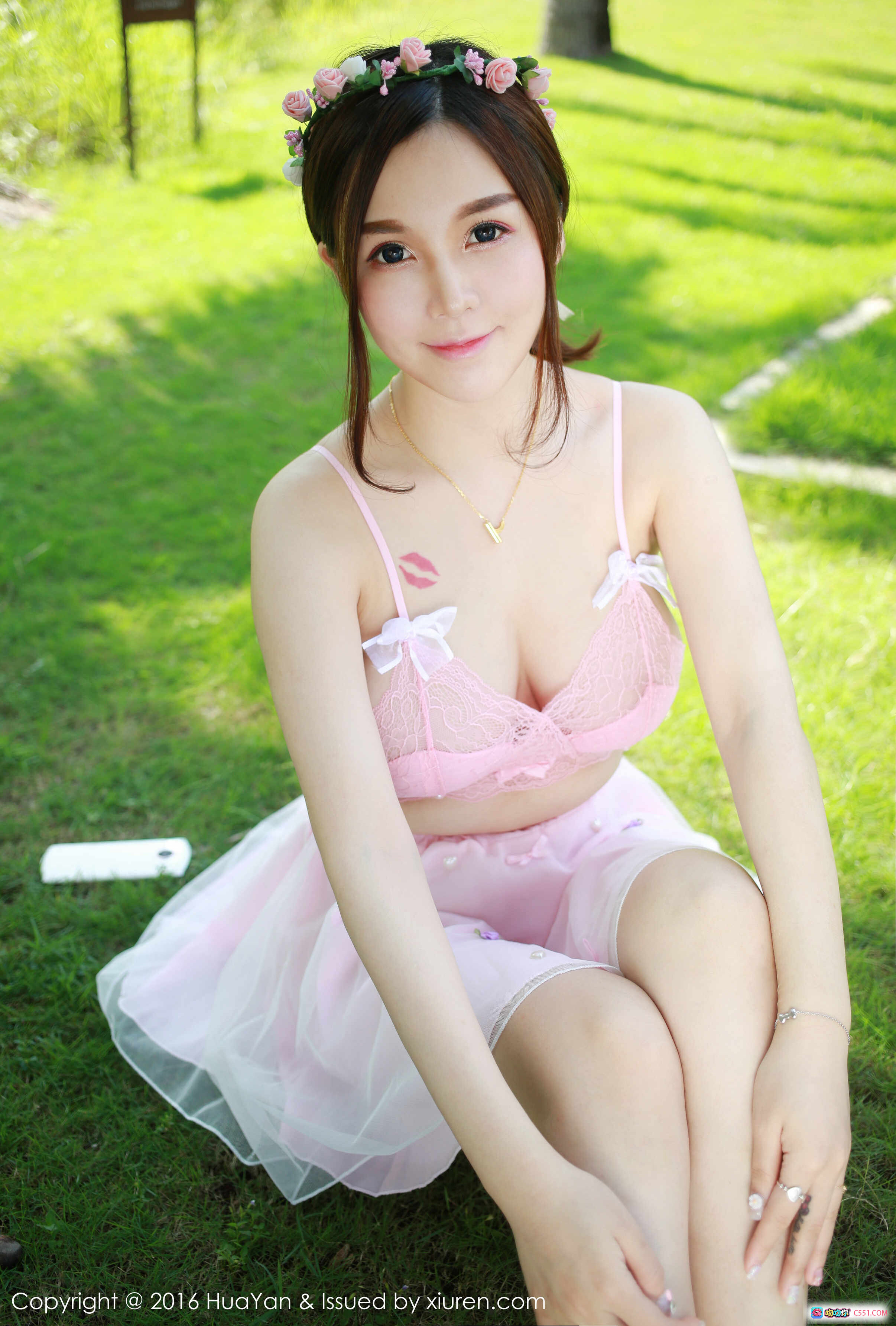 图片[4] - 沈蜜桃粉色格纹比基尼户外写真 – HuaYan花の颜2016Vol.007高清美图 - 就要吻