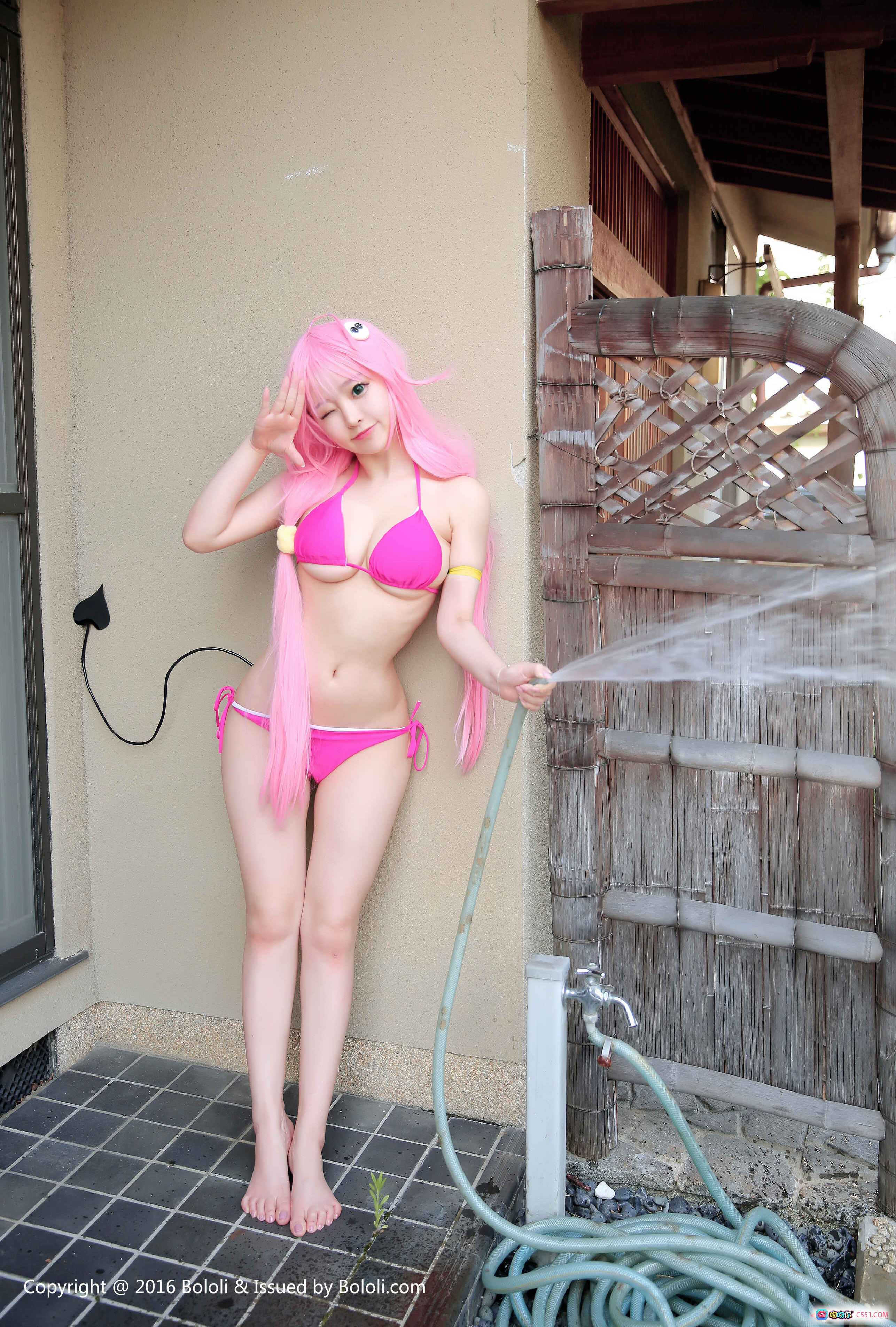 图片[10] - 柳侑绮粉发少女写真 | BoLoli波萝社VOL.094 | 白色比基尼+牛仔短裤+粉色帆布鞋 | 室内日系风格美腿特写 - 就要吻