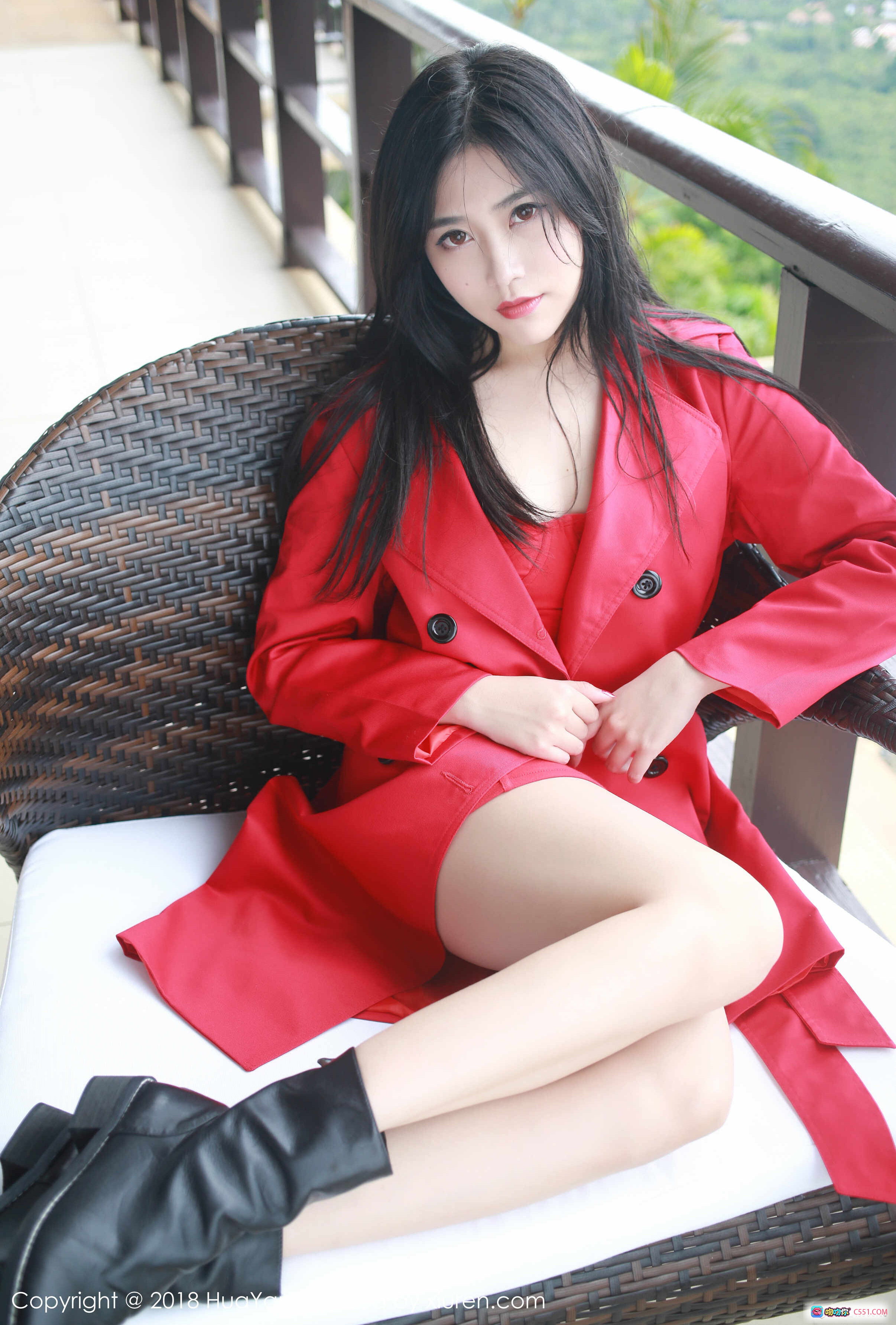 图片[9] - 许诺Sabrina红色风衣性感写真 – HuaYan花の颜2018.11.15 Vol.056 美腿黑靴楼梯场景高清图集 - 就要吻