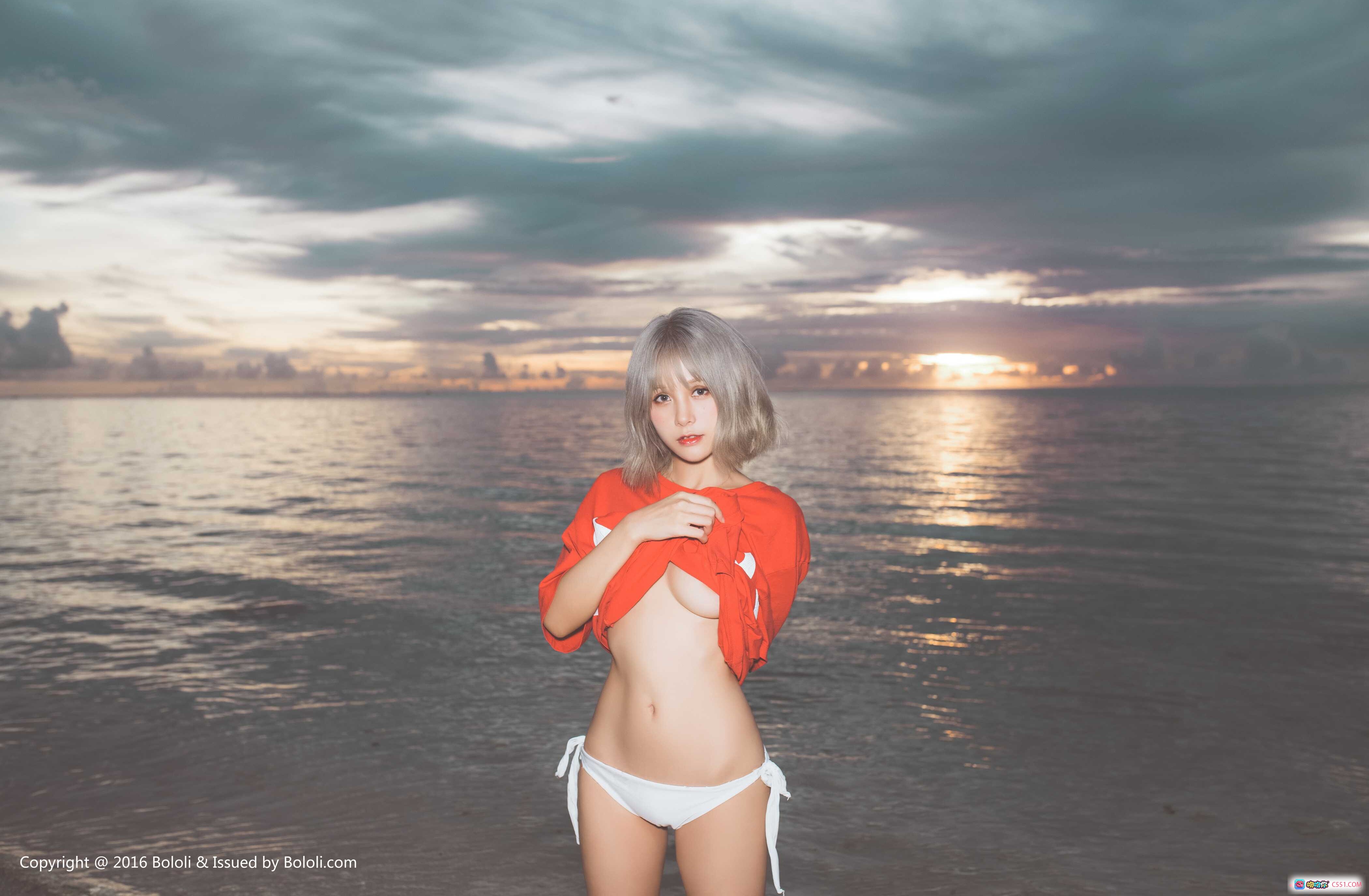 图片[2] - 夏美酱海边风情写真 | BoLoLi波萝社VOL.123 | 白色POLO短款上衣+黑色泳裤 | 银发少女热带植物背景 | 2017.10.28高清48P - 就要吻