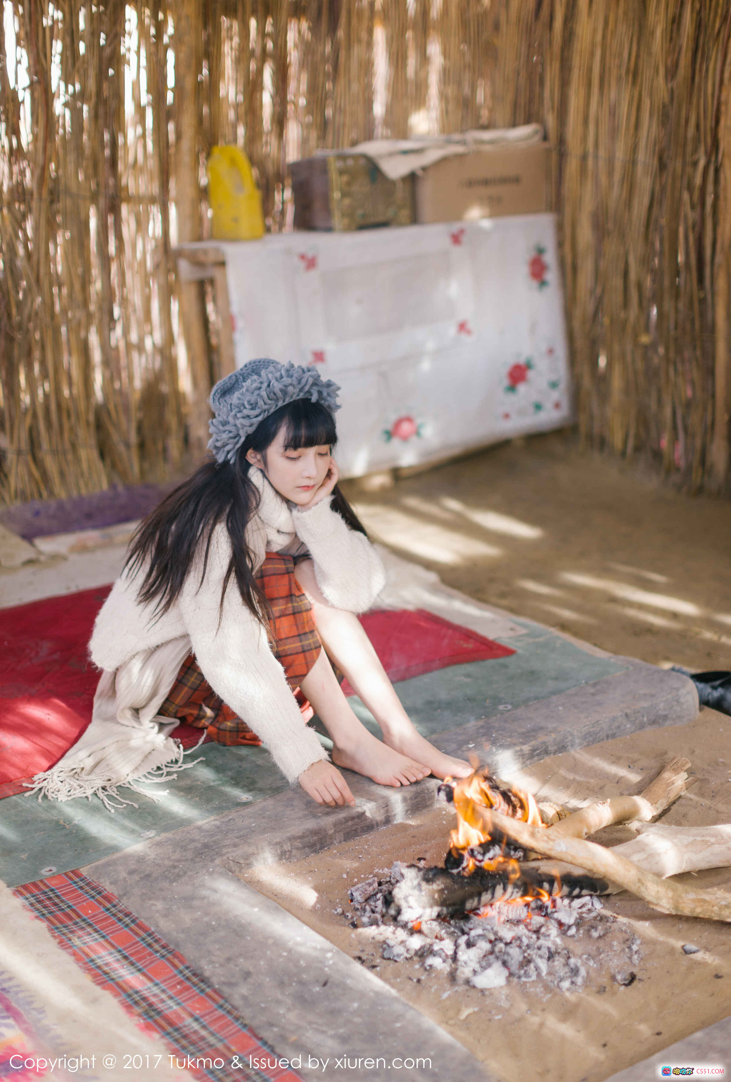 图片[8] - Tukmo 2017 Vol.098 应 甜美少女毛线帽格子裙写真 温柔日系风室内光影摄影 - 就要吻