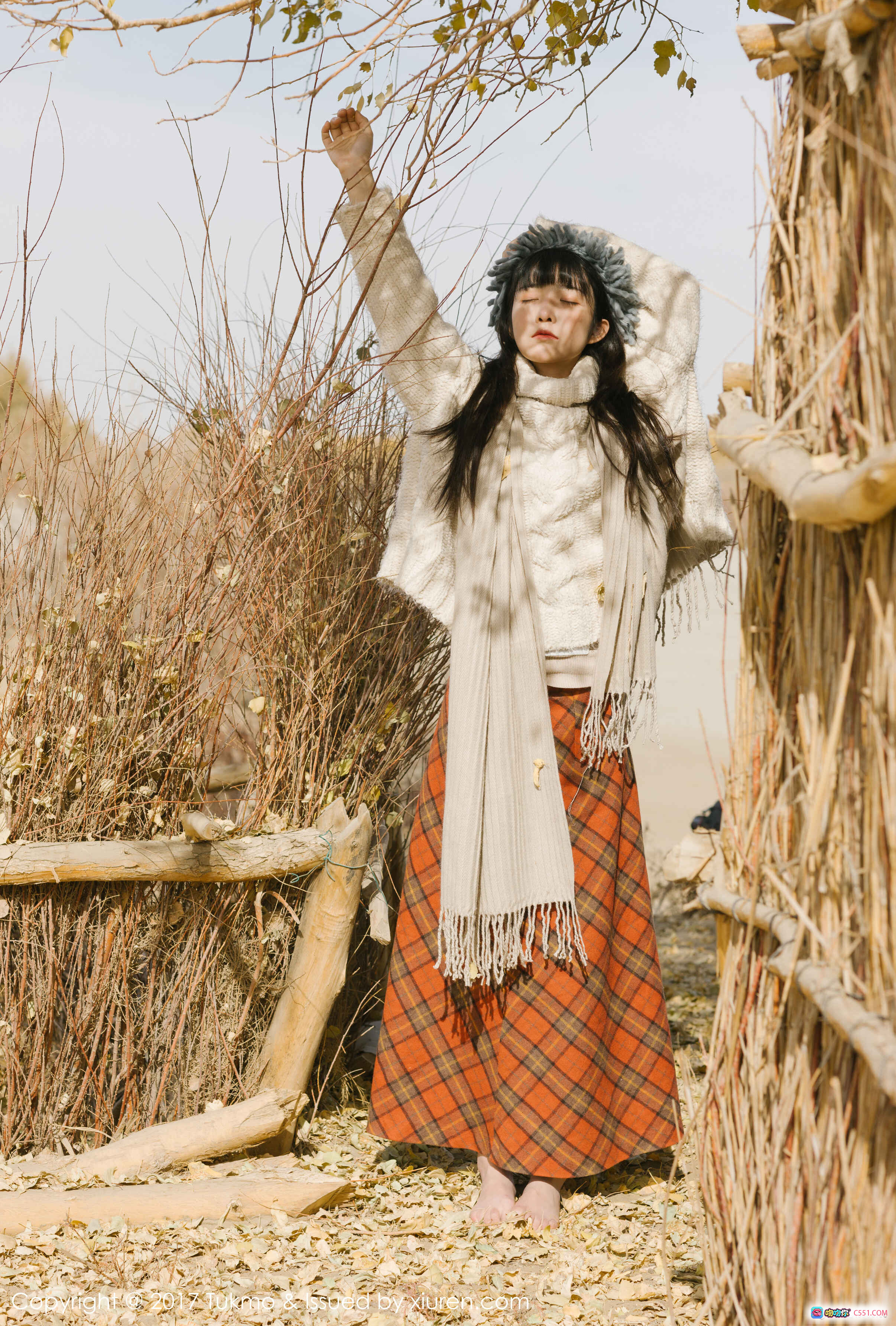 图片[5] - Tukmo 2017 Vol.098 应 甜美少女毛线帽格子裙写真 温柔日系风室内光影摄影 - 就要吻