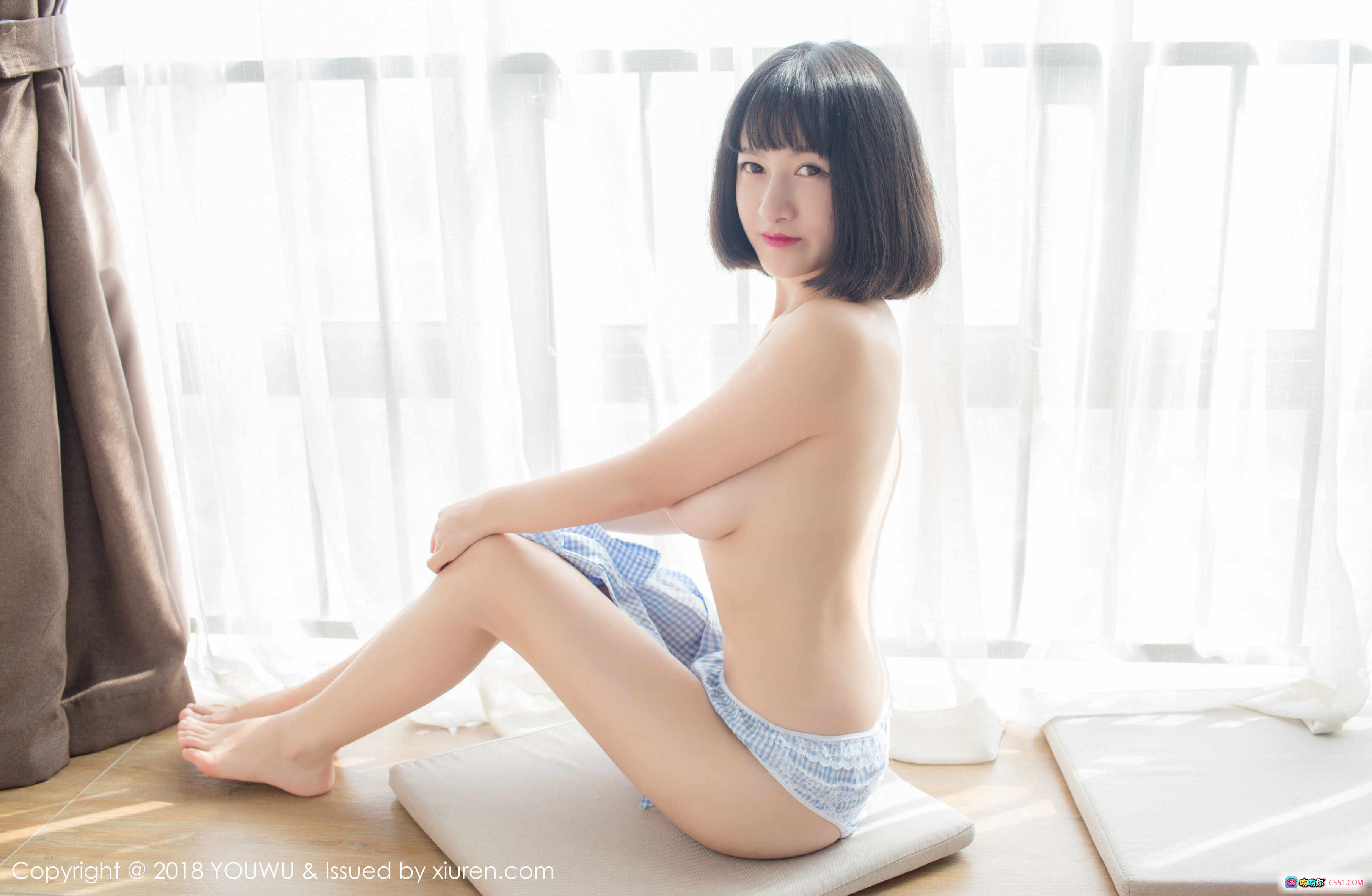 图片[5] - YouWu尤物馆2018.05.25 Vol.096 小探戈 窗边跪姿蓝格子内裤 清纯短发少女 自然光写真 甜美性感私房照 - 就要吻