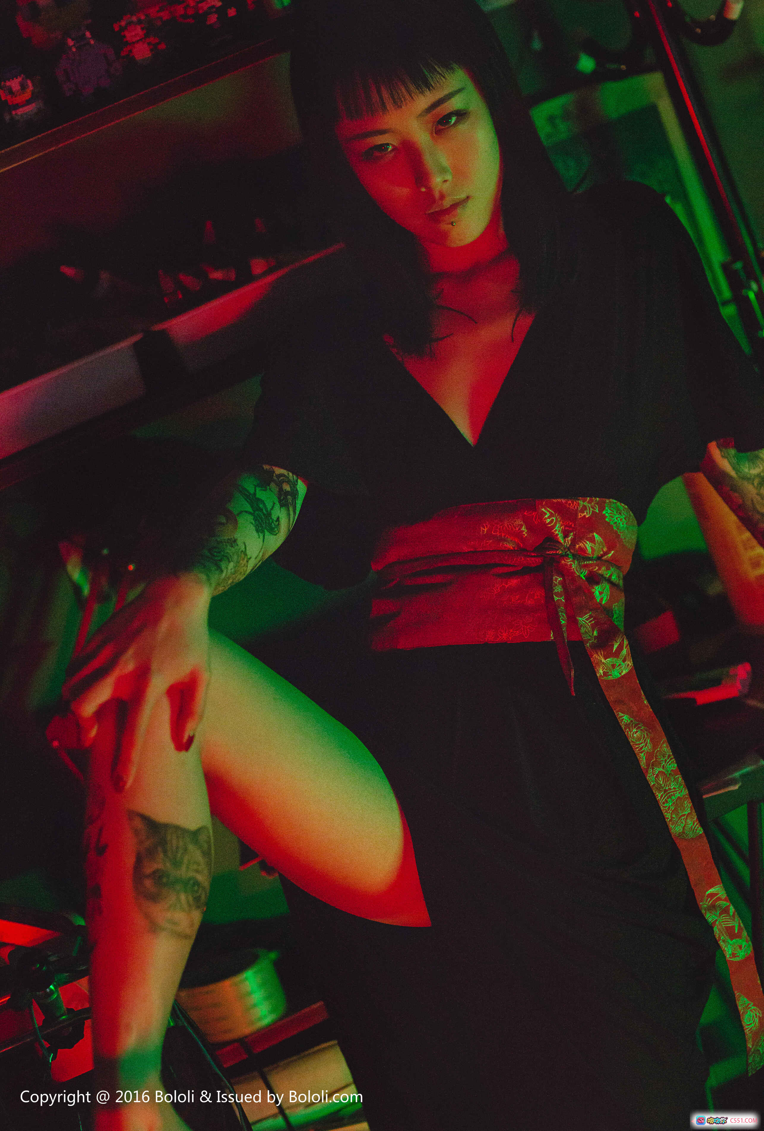 图片[7] - BoLoli波萝社VOL.087王思匀荧光纹身写真｜绿色红光暗调氛围感日系少女摄影集 - 就要吻