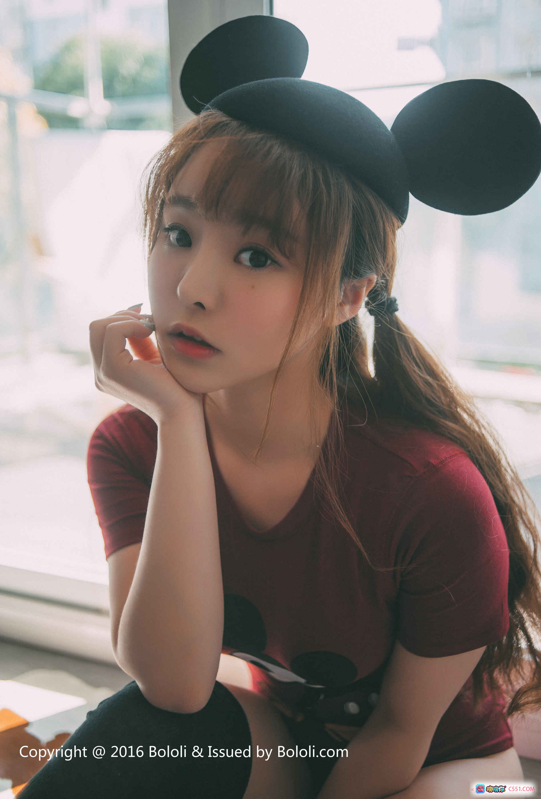 图片[5] - 柳侑绮七宝变装死库水诱惑写真 | BoLoli波萝社VOL.027米奇帽红裙少女窗边私房照 - 就要吻
