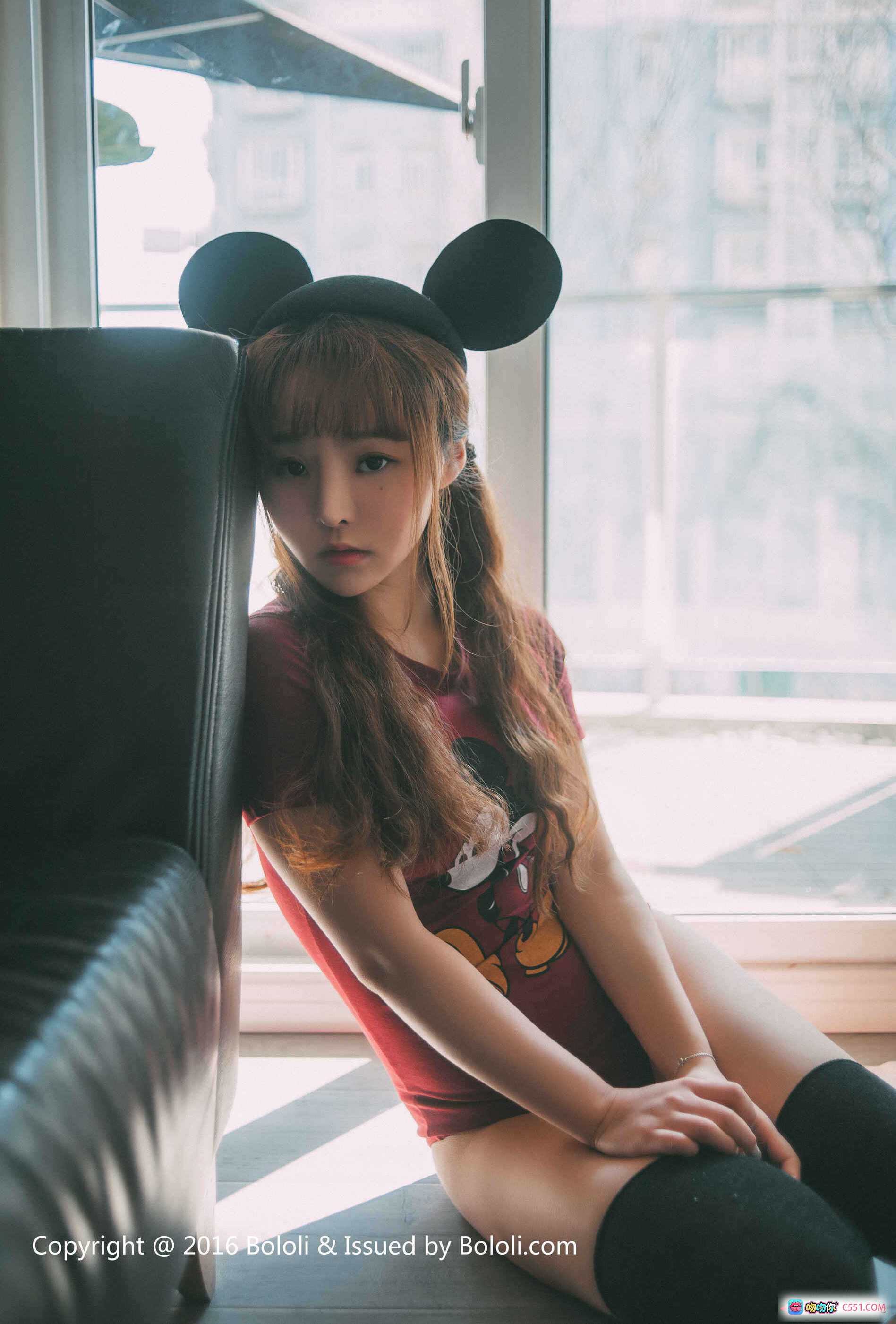 图片[3] - 柳侑绮七宝变装死库水诱惑写真 | BoLoli波萝社VOL.027米奇帽红裙少女窗边私房照 - 就要吻