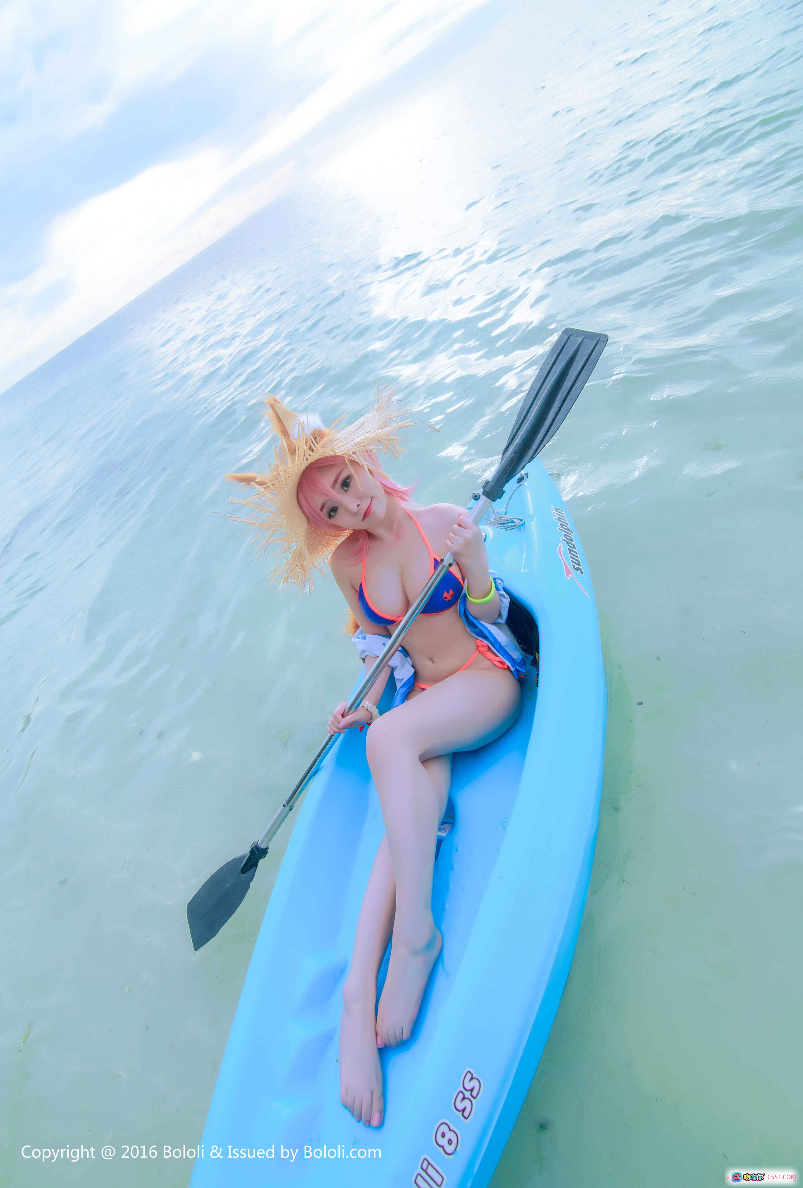 柳侑绮比基尼划船写真 | BoLoli波萝社VOL.131海边皮划艇美女摄影 | 粉发草帽沙滩风情 - 就要吻