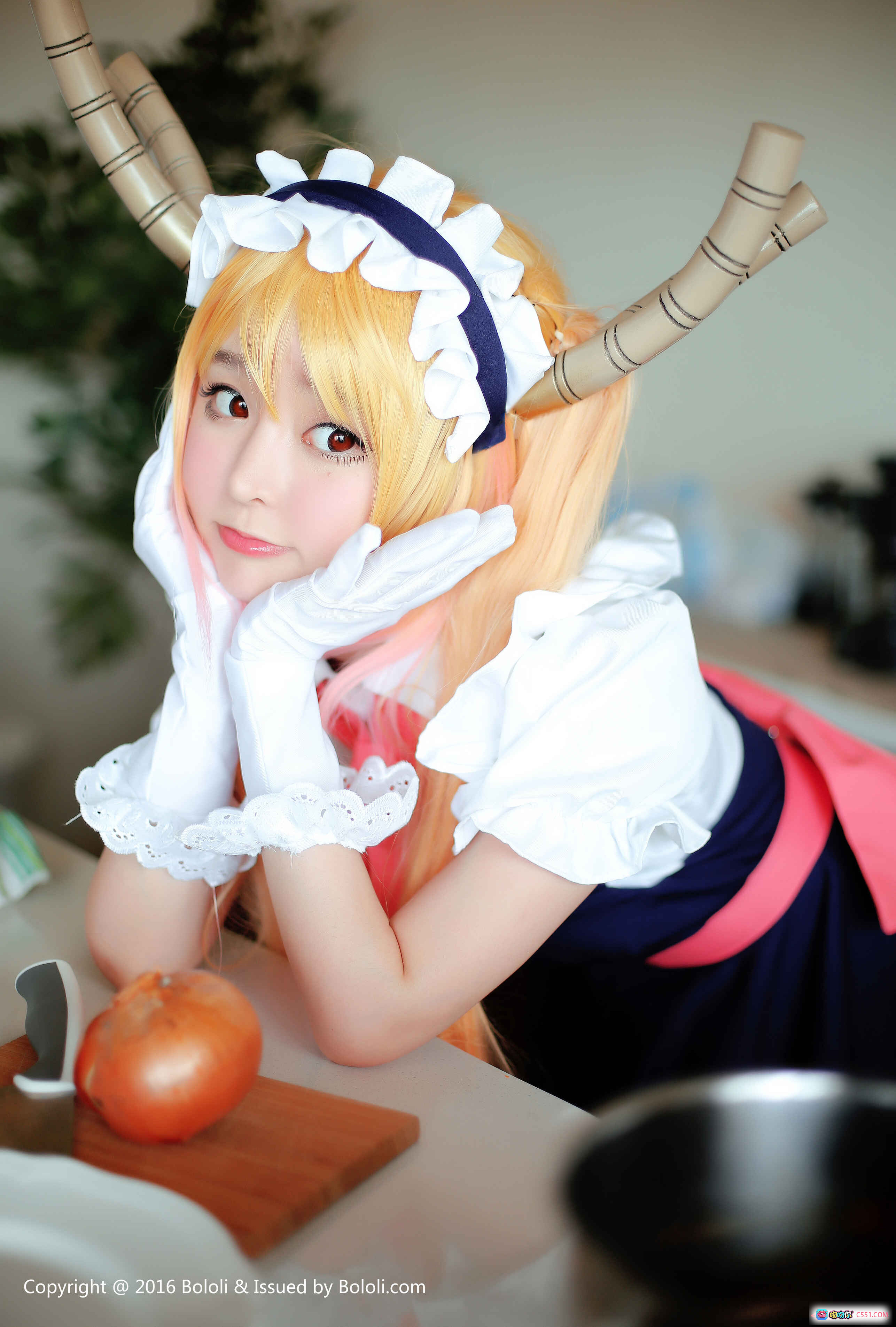 图片[2] - 柳侑绮cosplay绿发少女戴粉色帽角饰黑色背心写真BoLoli波萝社VOL.047高清美图 - 就要吻