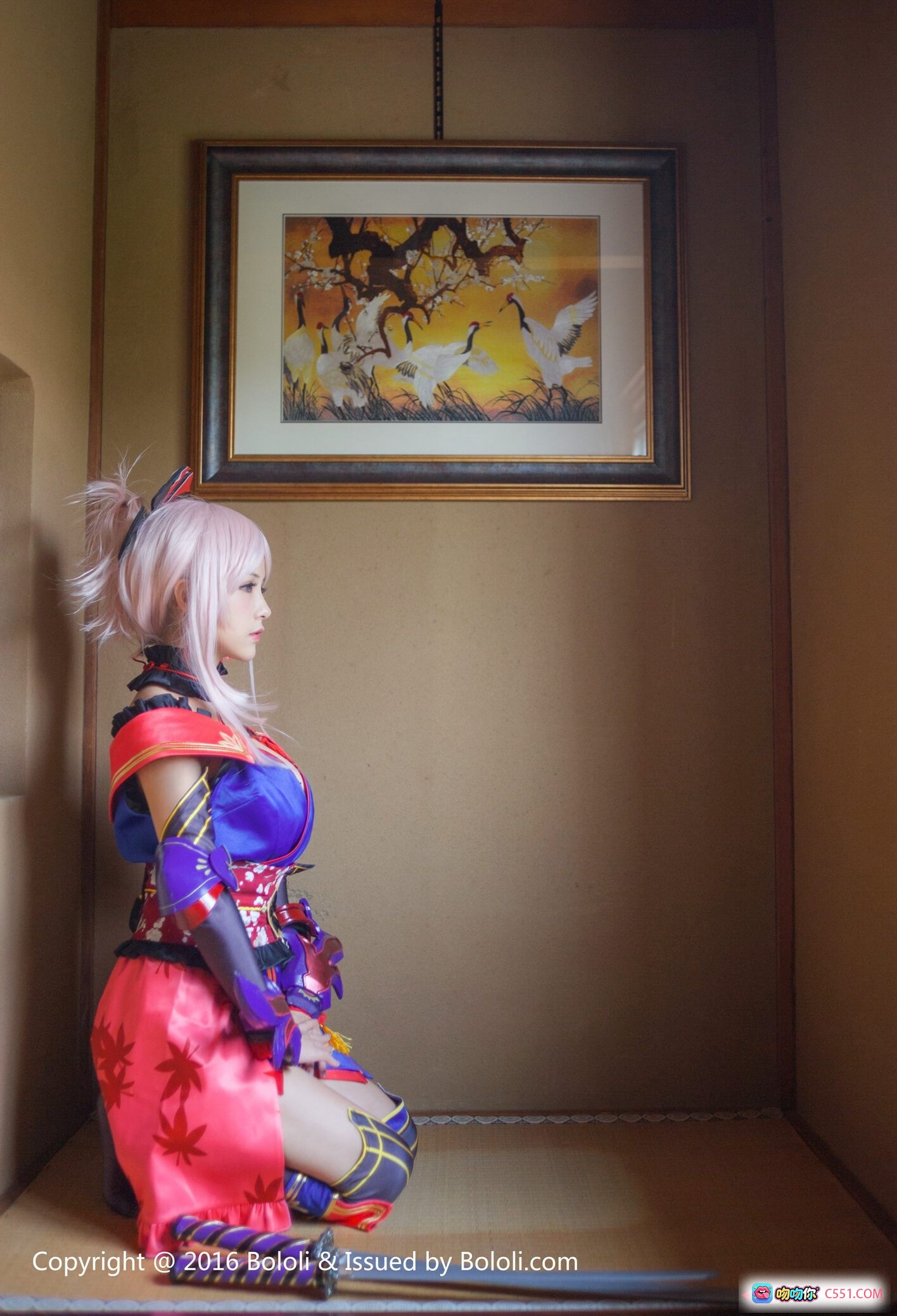 图片[7] - 夏美酱Cosplay写真 | BoLoli波萝社VOL.079 | 和风少女持剑造型 | 红蓝配色战裙 | 日式庭院外景拍摄 - 就要吻