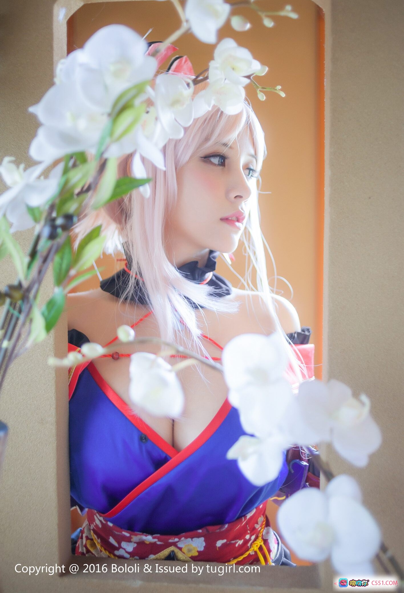 图片[8] - 夏美酱Cosplay写真 | BoLoli波萝社VOL.079 | 和风少女持剑造型 | 红蓝配色战裙 | 日式庭院外景拍摄 - 就要吻