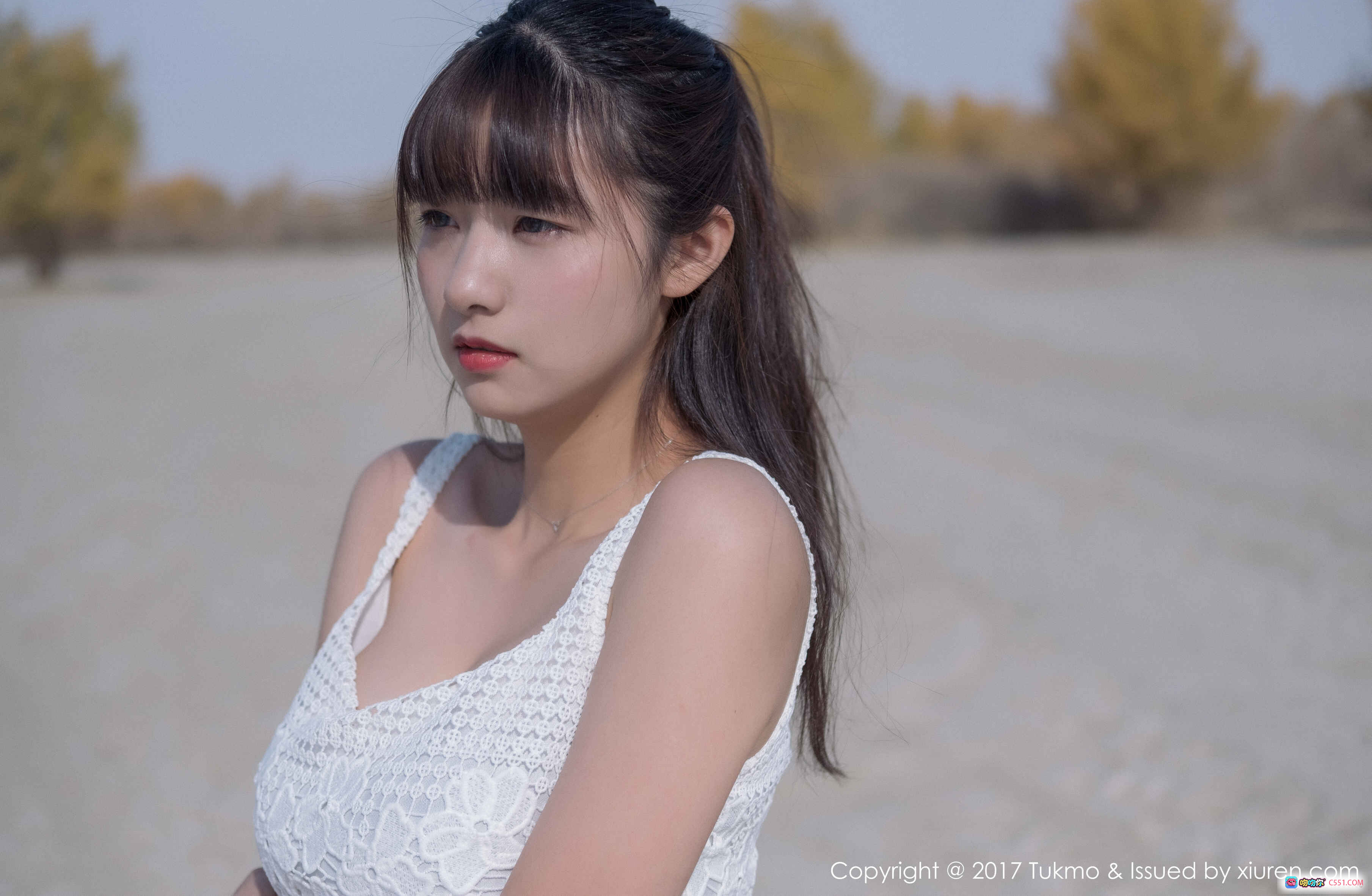 图片[9] - Tukmo 2017.09.15 Vol.103 球球 冬季毛领羽绒服 木屋背景 清新少女写真 高清摄影集 42+1P 175M - 就要吻