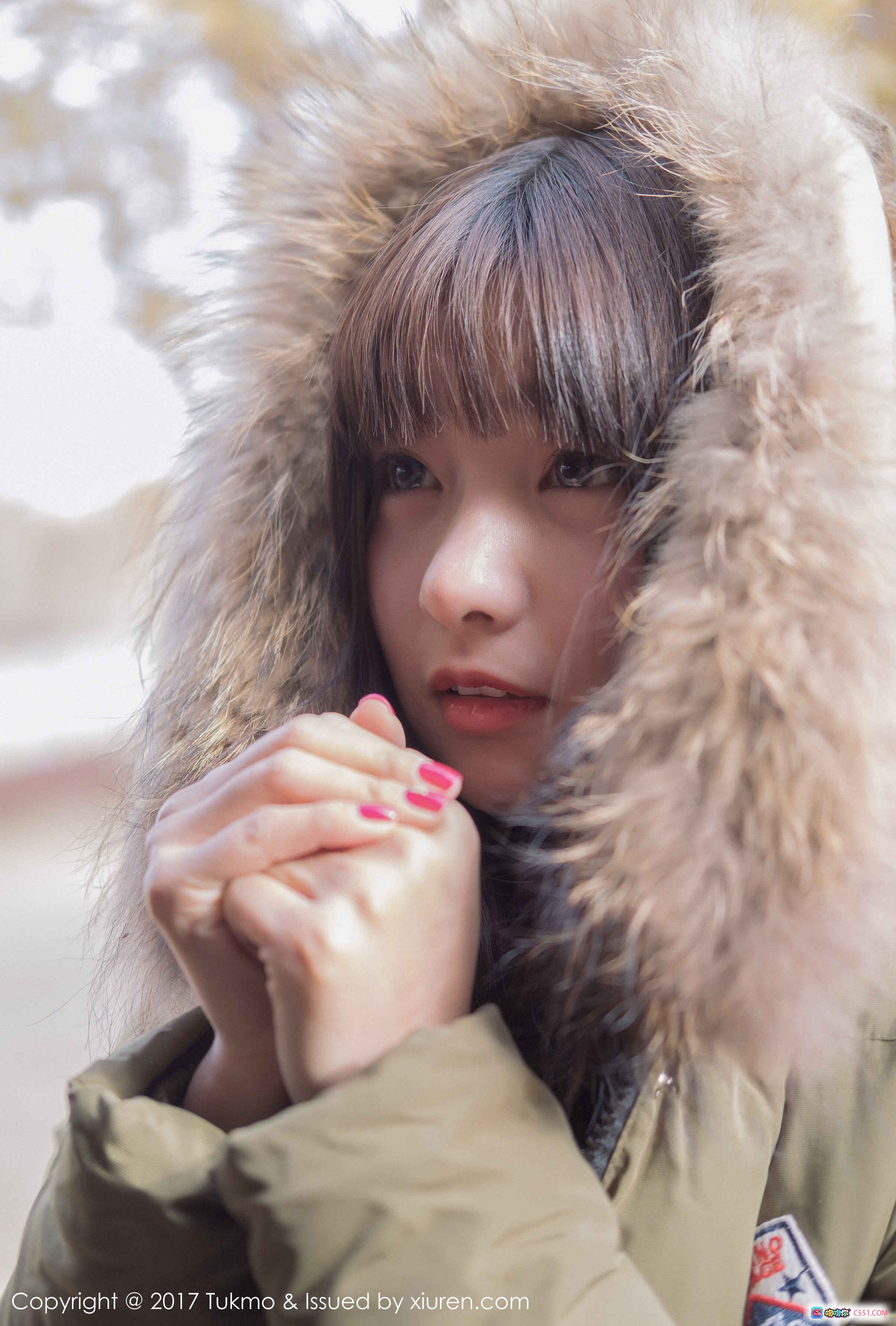 图片[7] - Tukmo 2017.09.15 Vol.103 球球 冬季毛领羽绒服 木屋背景 清新少女写真 高清摄影集 42+1P 175M - 就要吻