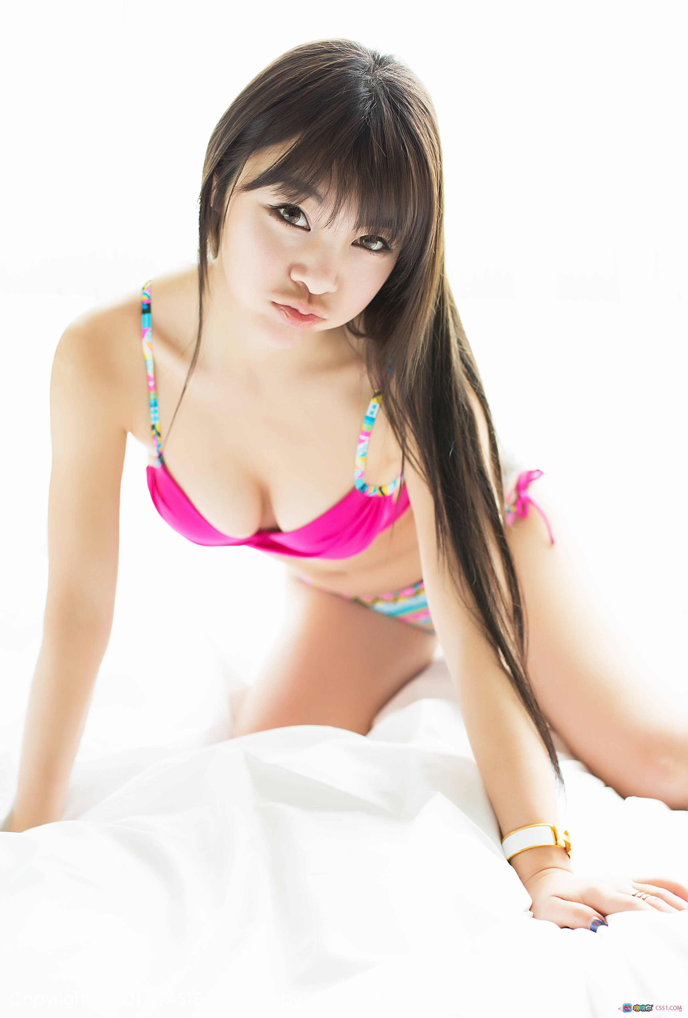 图片[8] - 王玥晨粉色比基尼写真 | 性感泳装美女 | 床上私房照 | 清新自然风格 | 高清美图集 - 就要吻